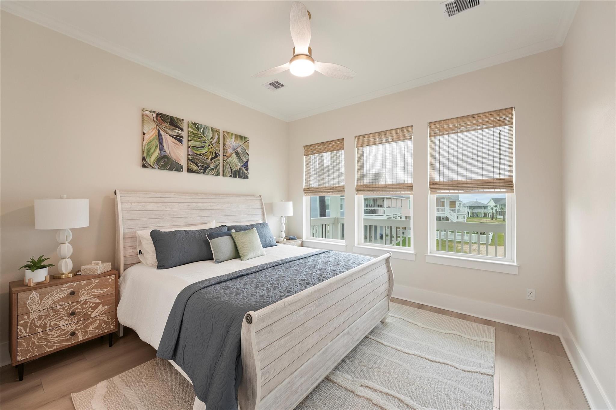 4046 Miramar Court