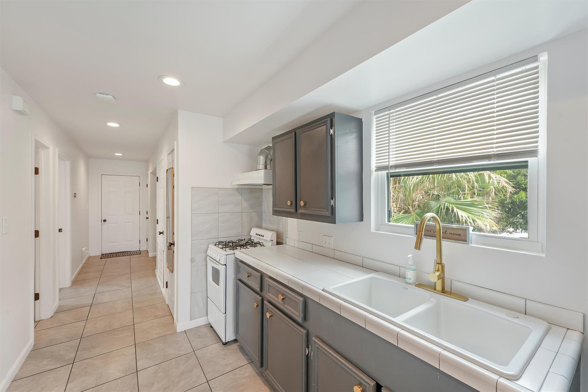 1910 Avenue O 1/2
