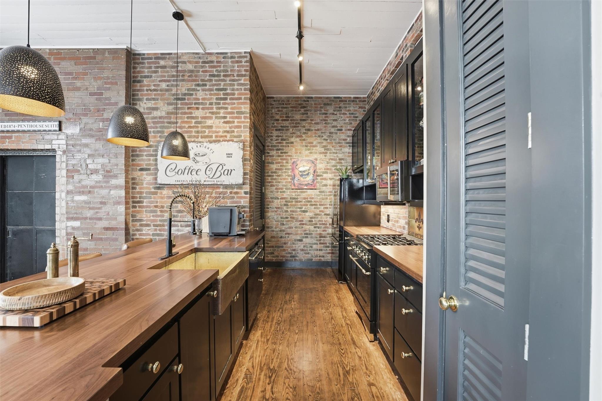 2318 Market Street # 12