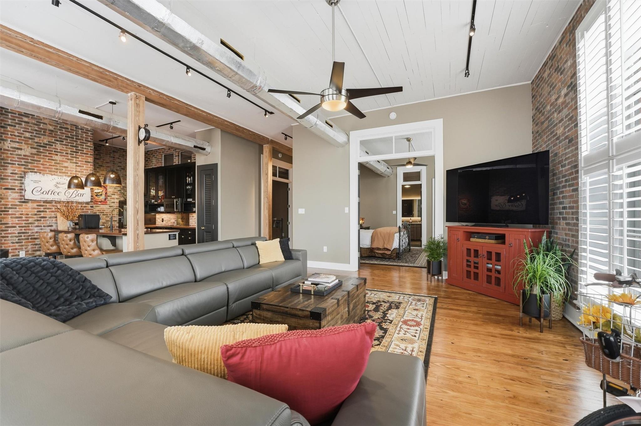 2318 Market Street # 12