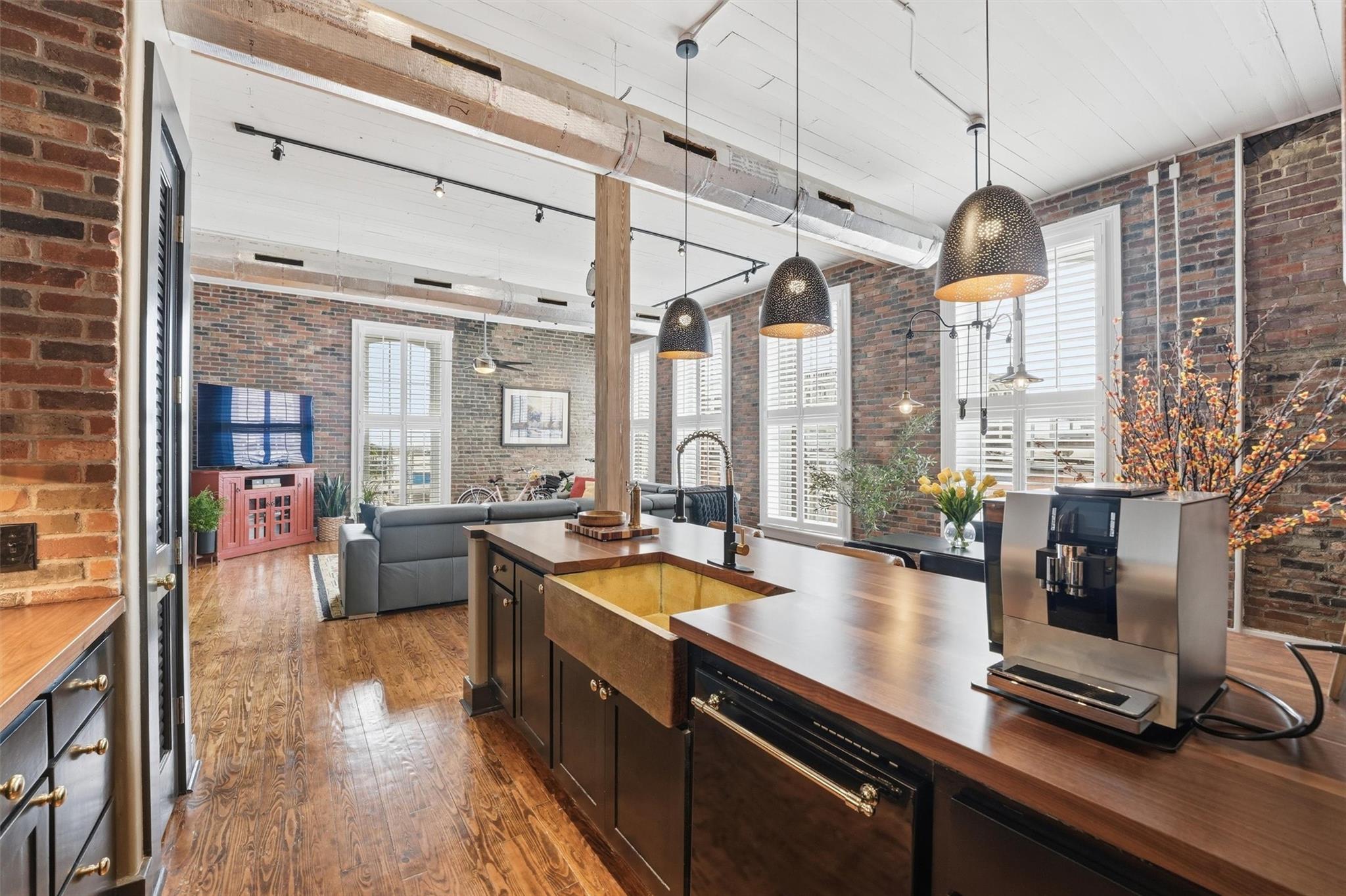 2318 Market Street # 12