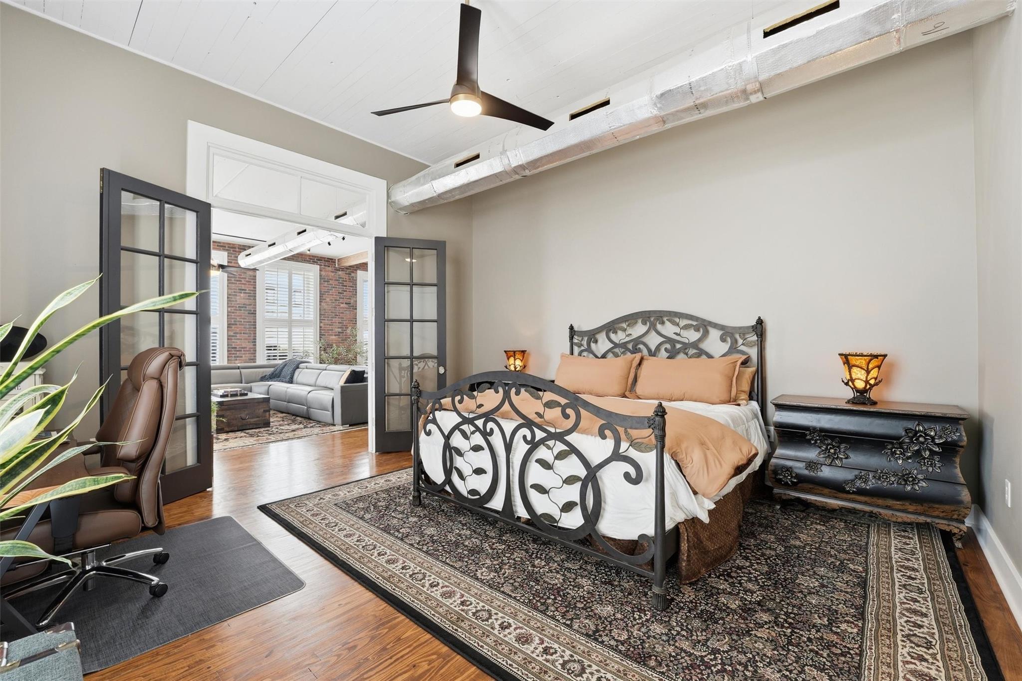 2318 Market Street # 12