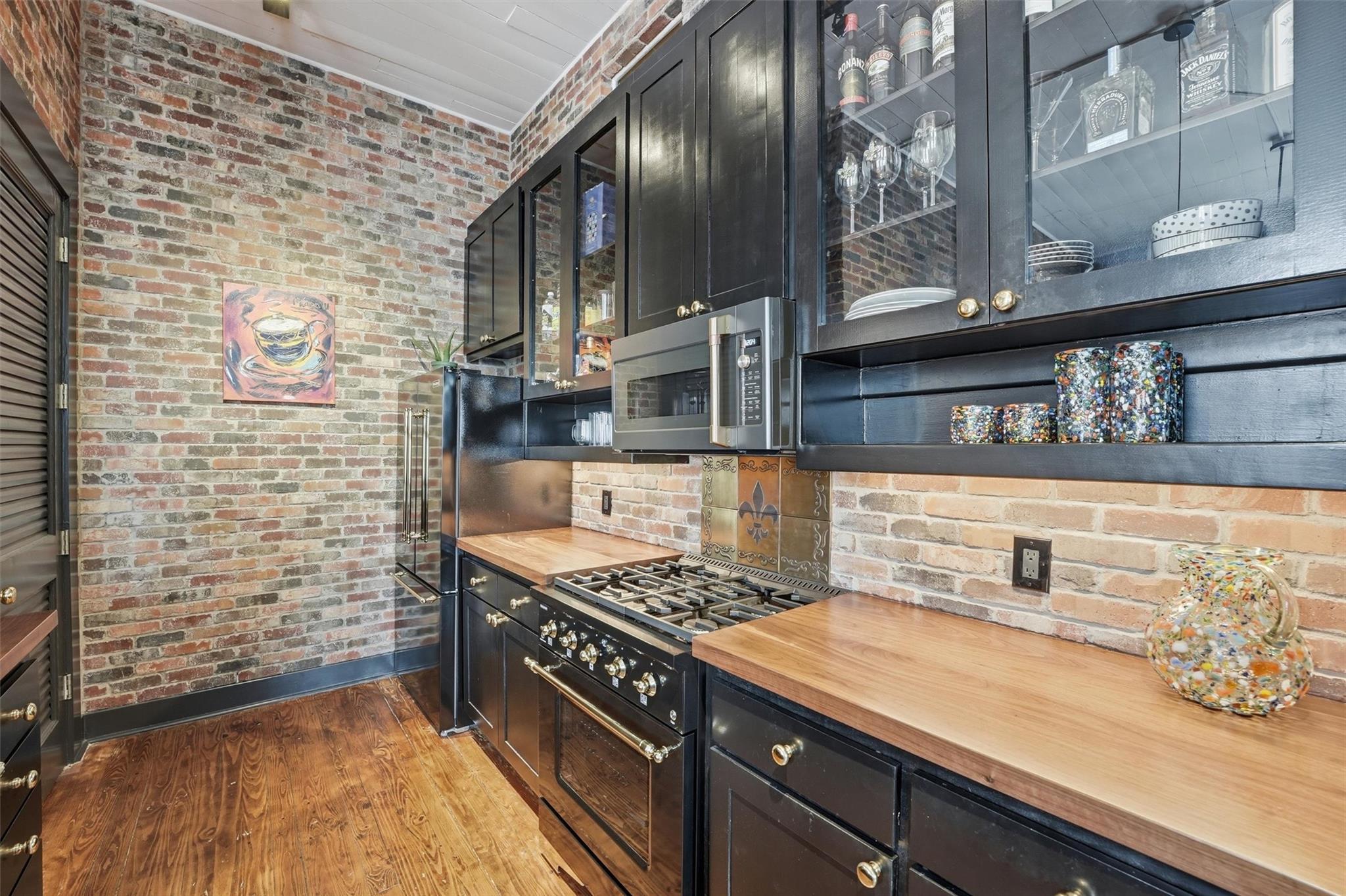 2318 Market Street # 12