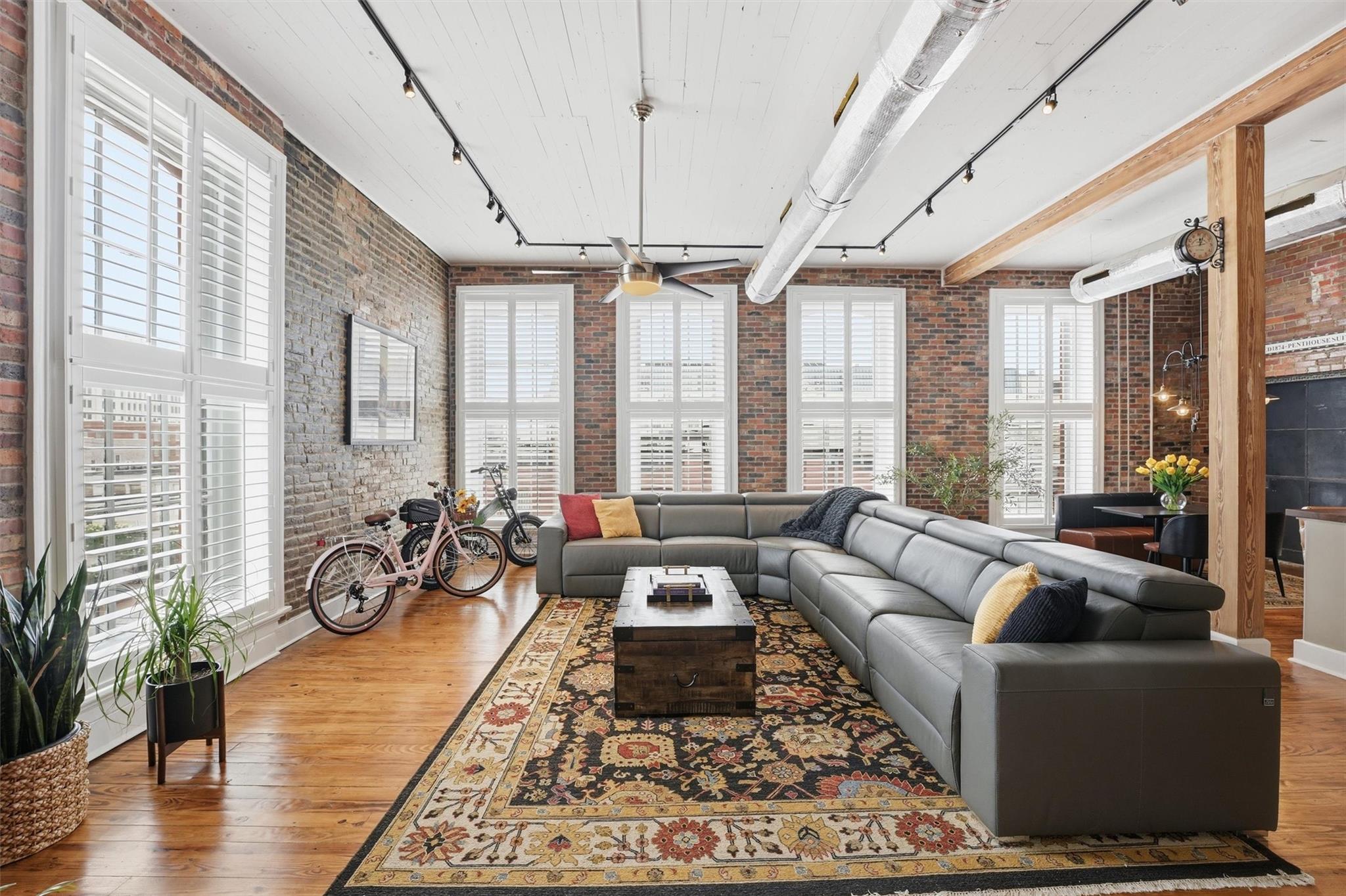 2318 Market Street # 12