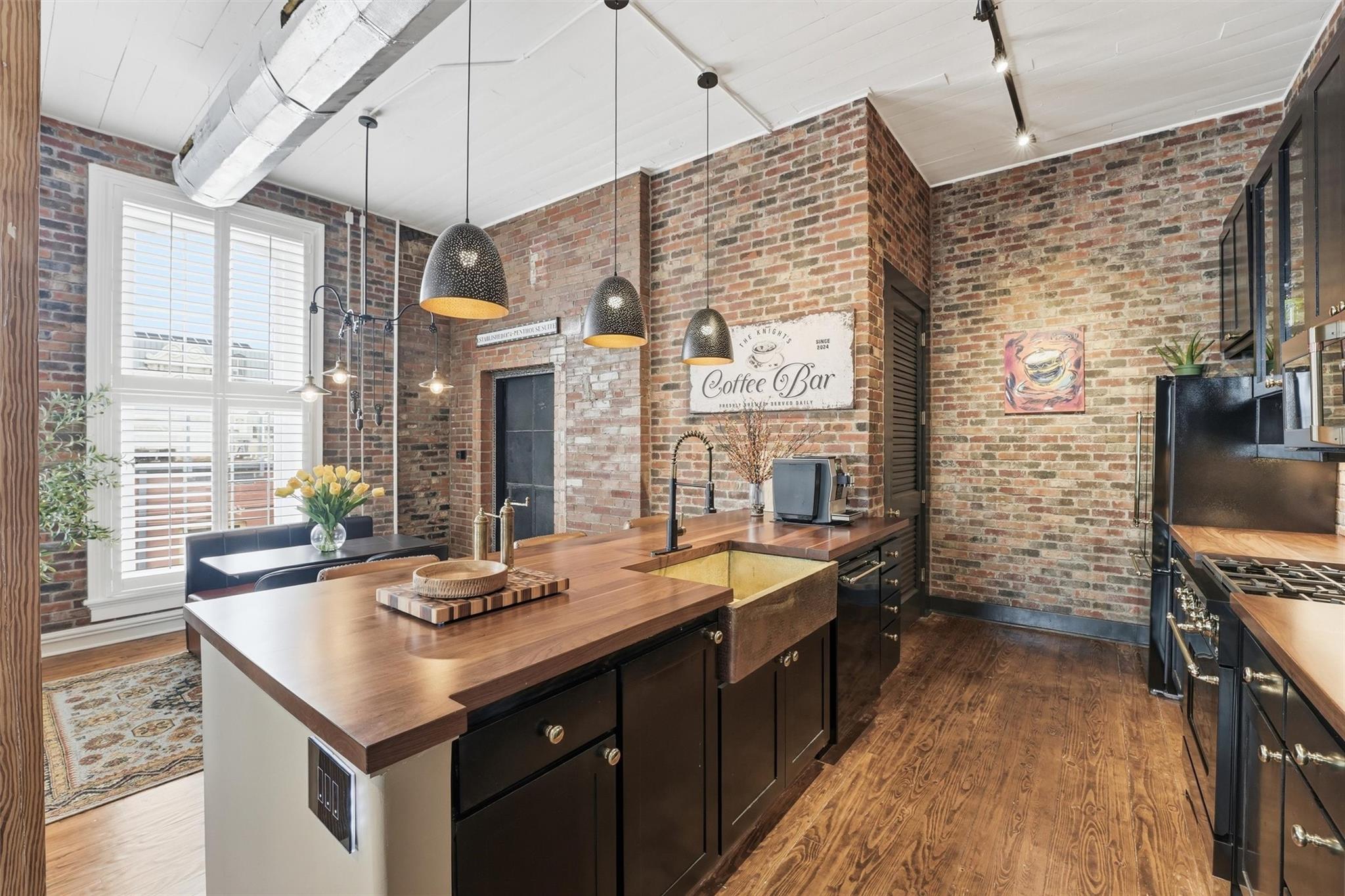 2318 Market Street # 12