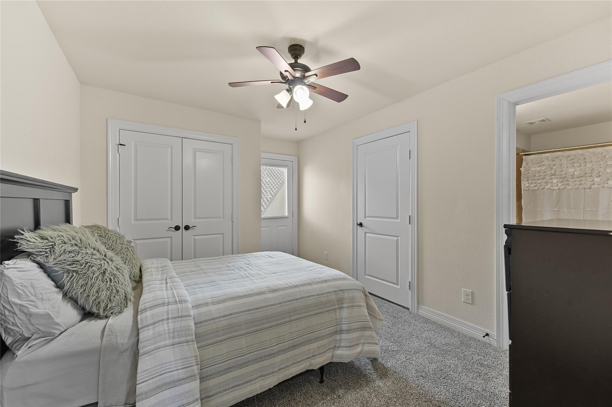 26 W Oaks Drive