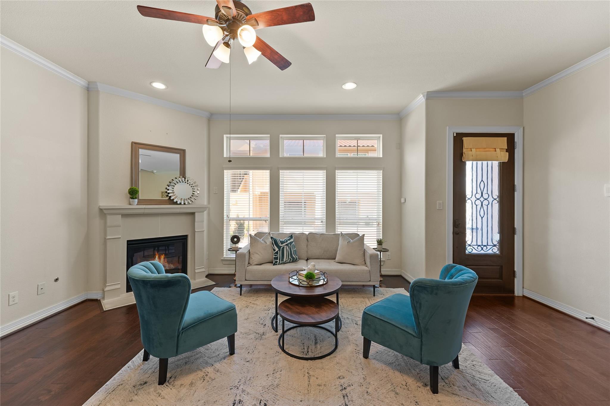 26 W Oaks Drive