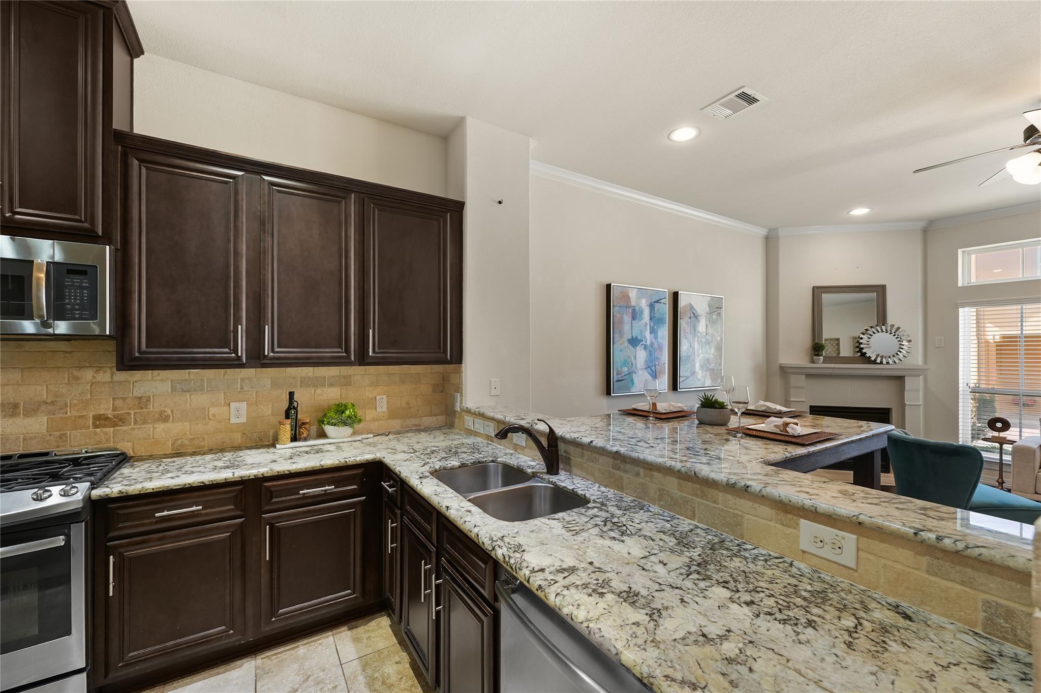 26 W Oaks Drive