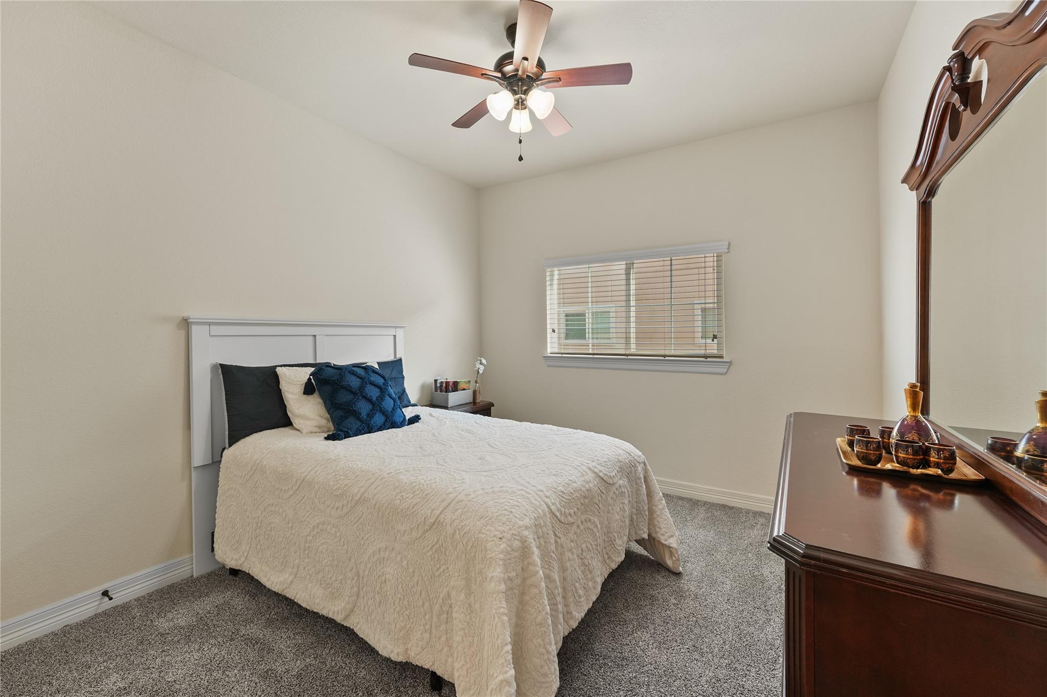 26 W Oaks Drive