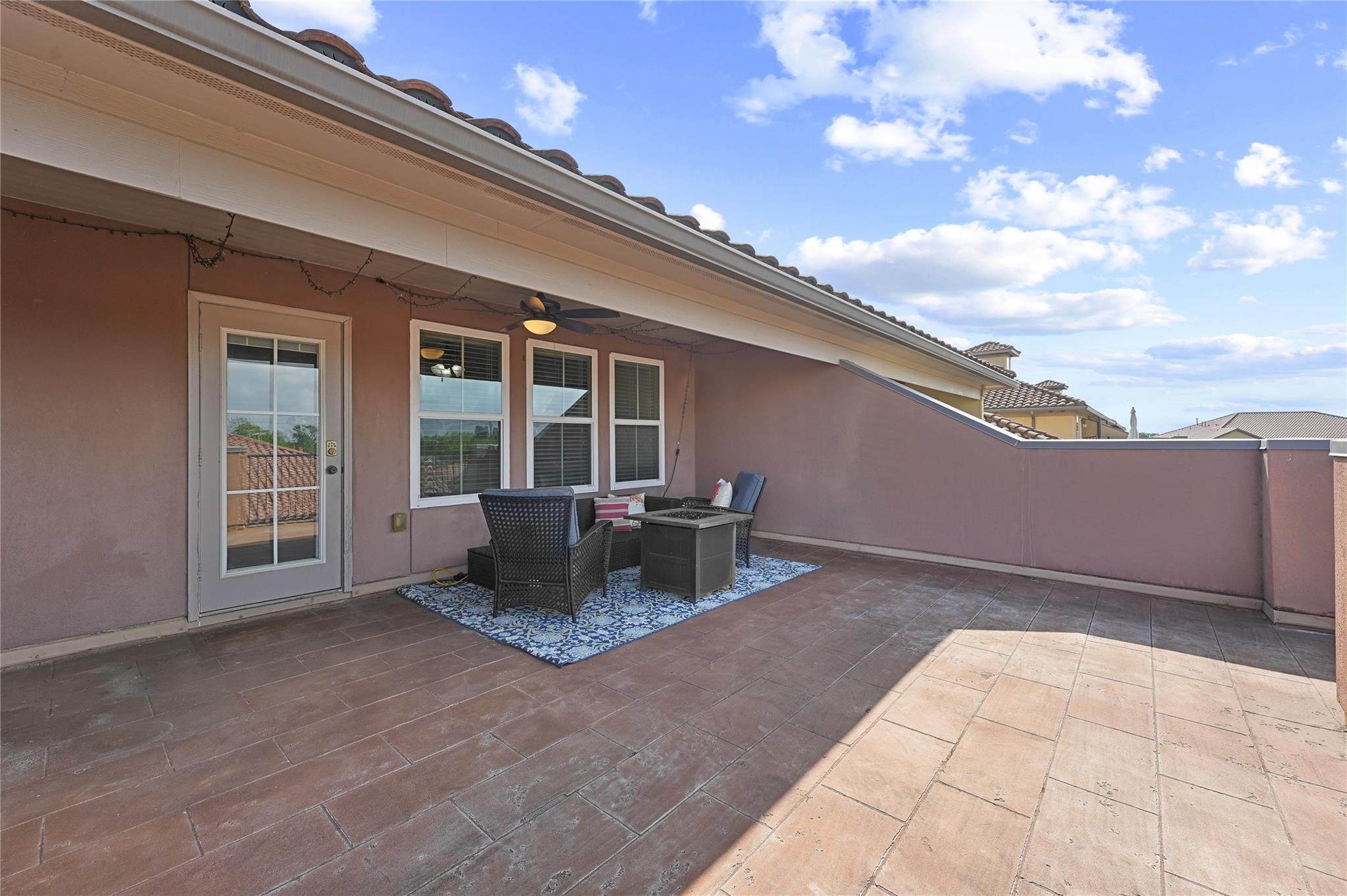26 W Oaks Drive