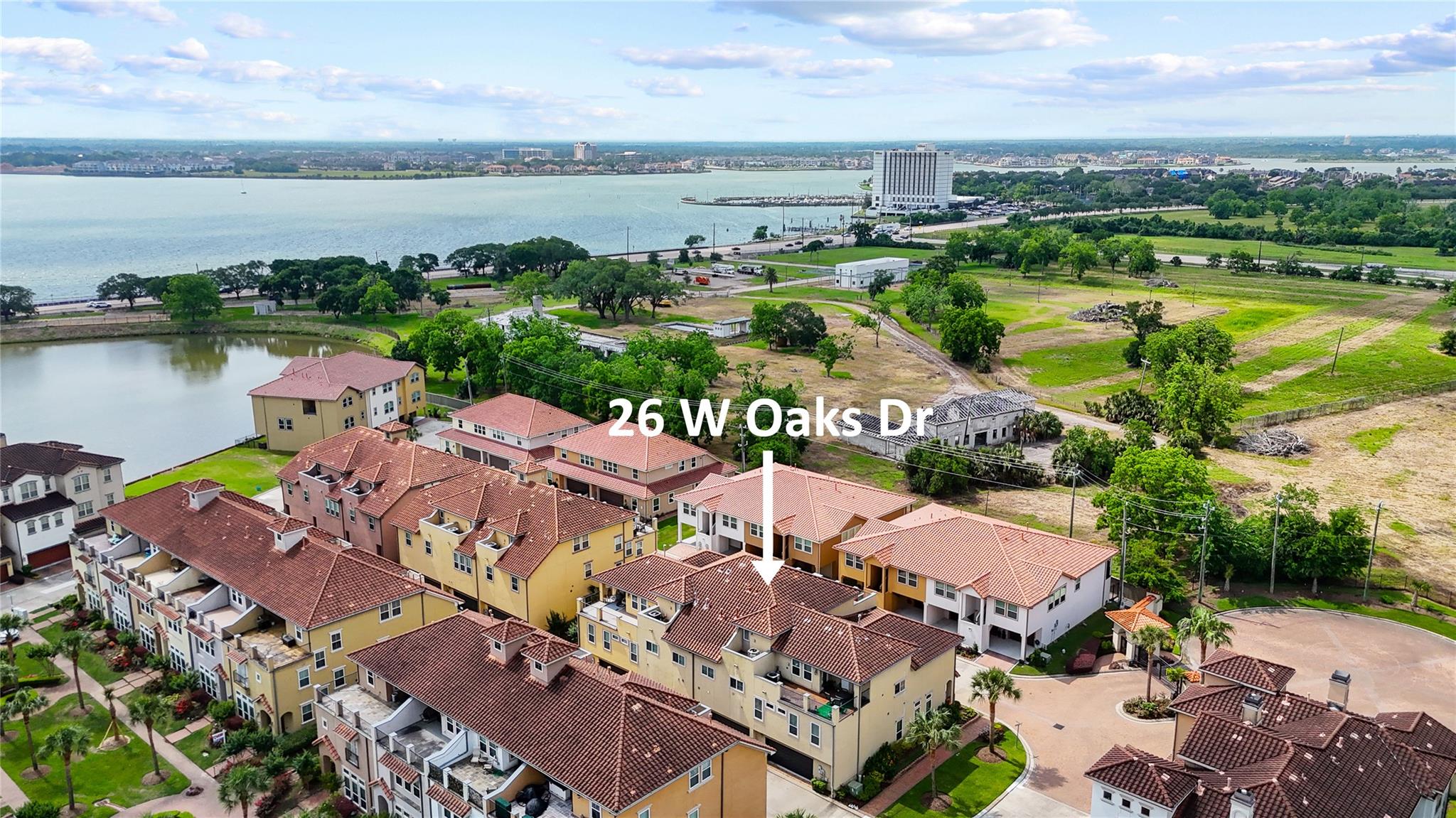 26 W Oaks Drive