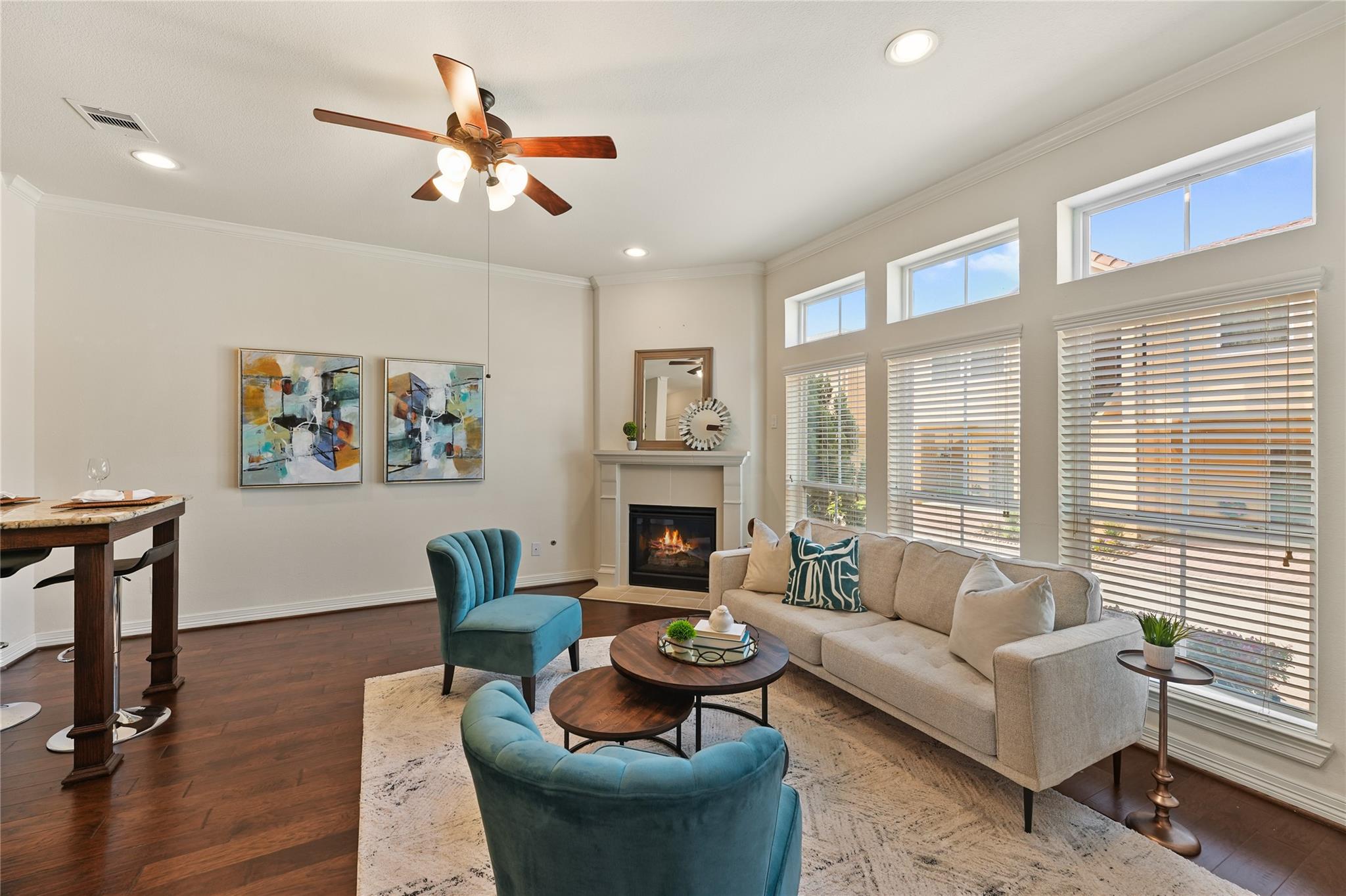 26 W Oaks Drive