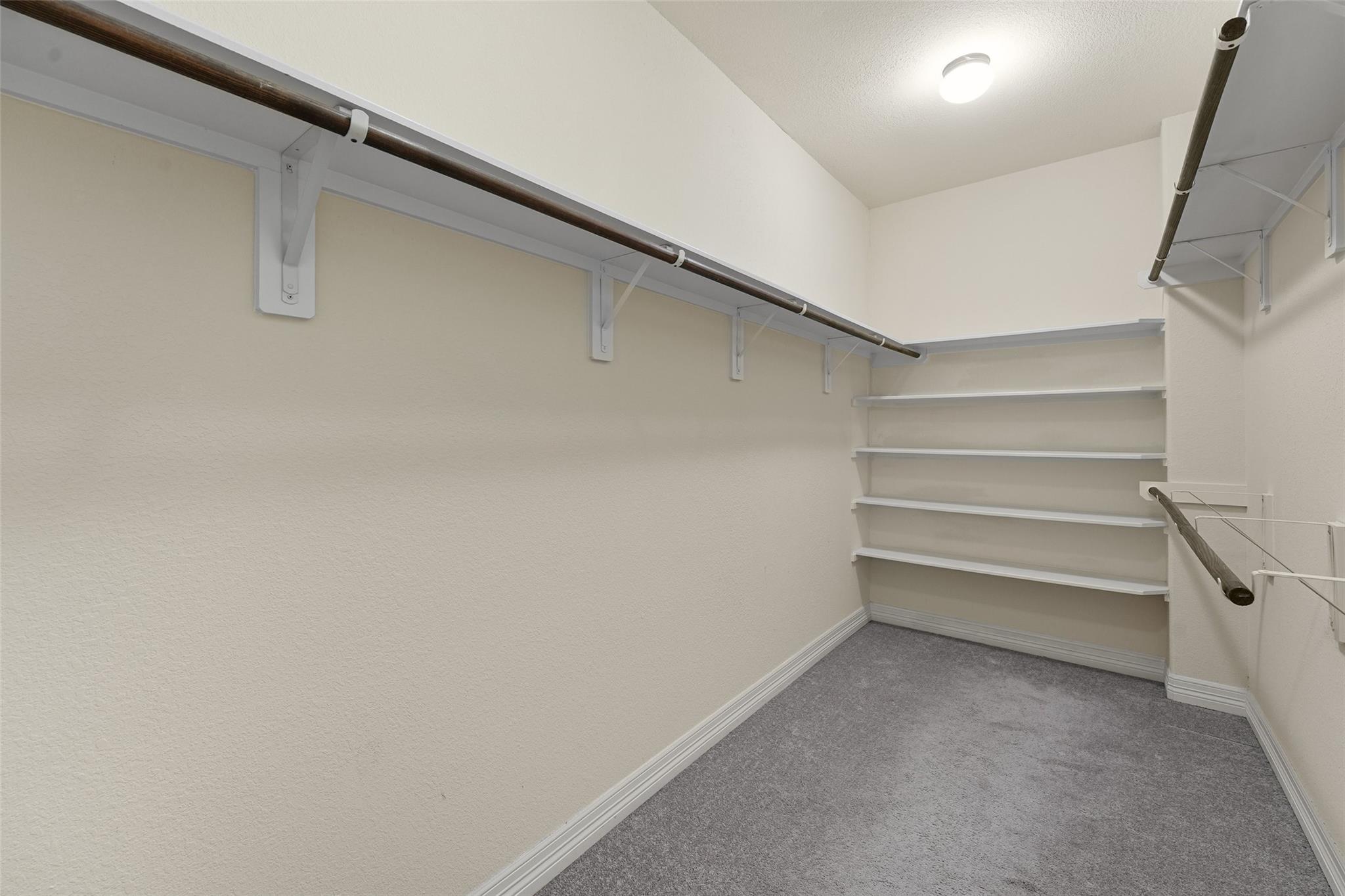 26 W Oaks Drive