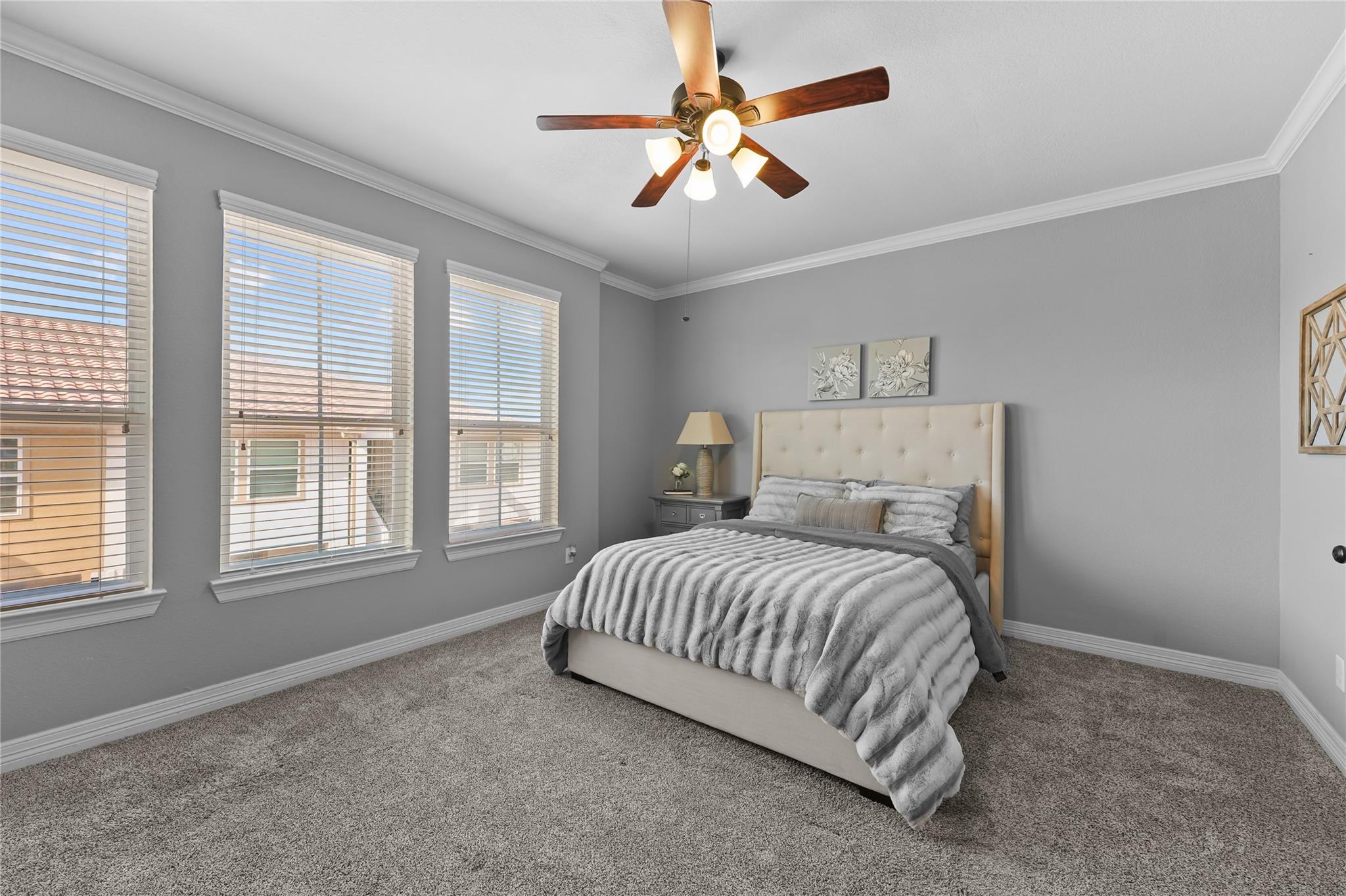 26 W Oaks Drive