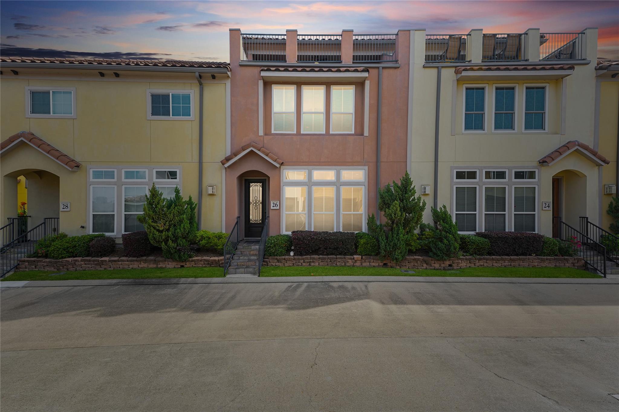 26 W Oaks Drive
