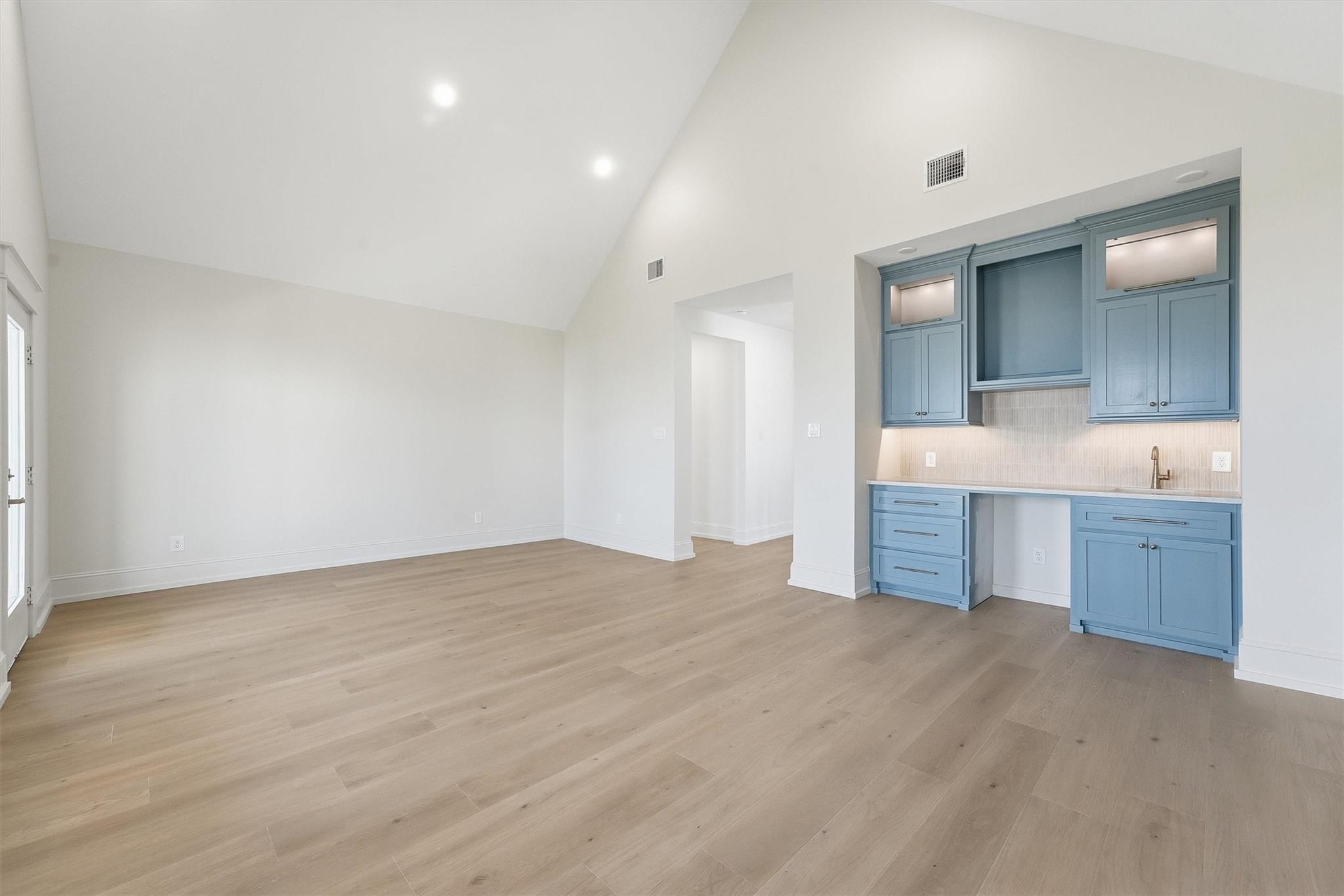 11350 Beachside Drive