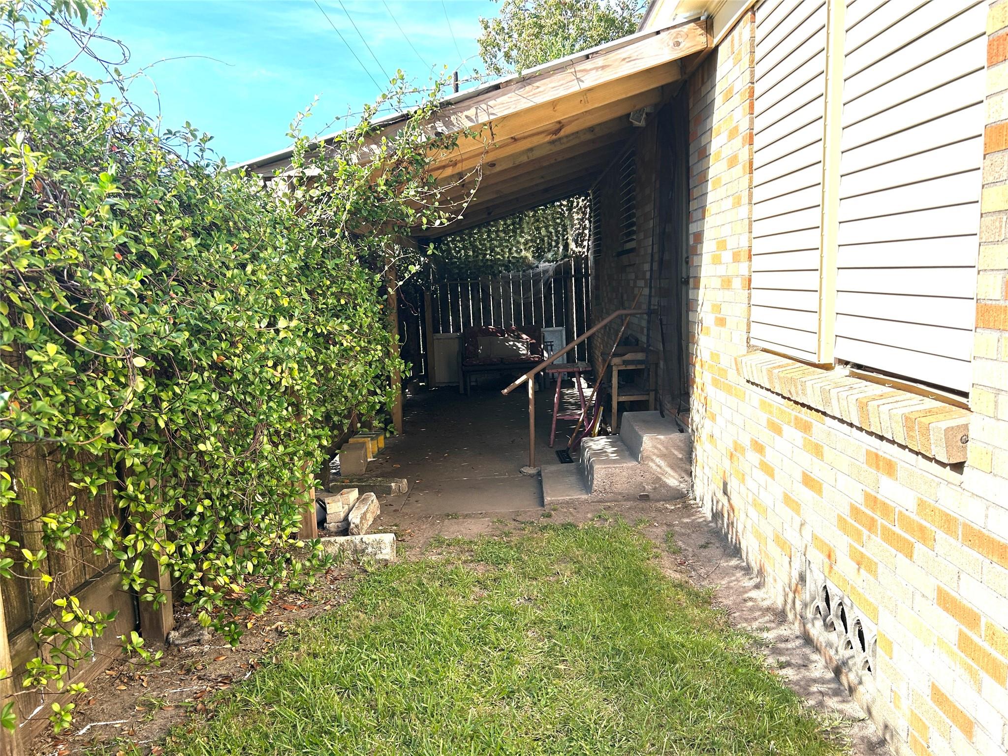 4915 Houston Drive