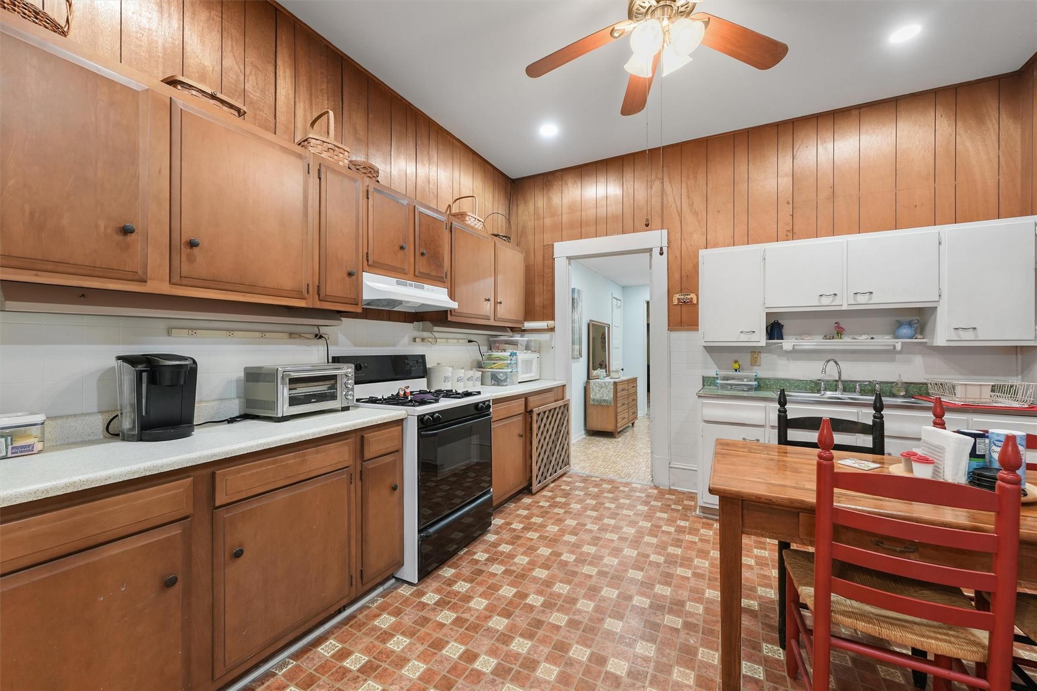 2212 32nd Street, Galveston