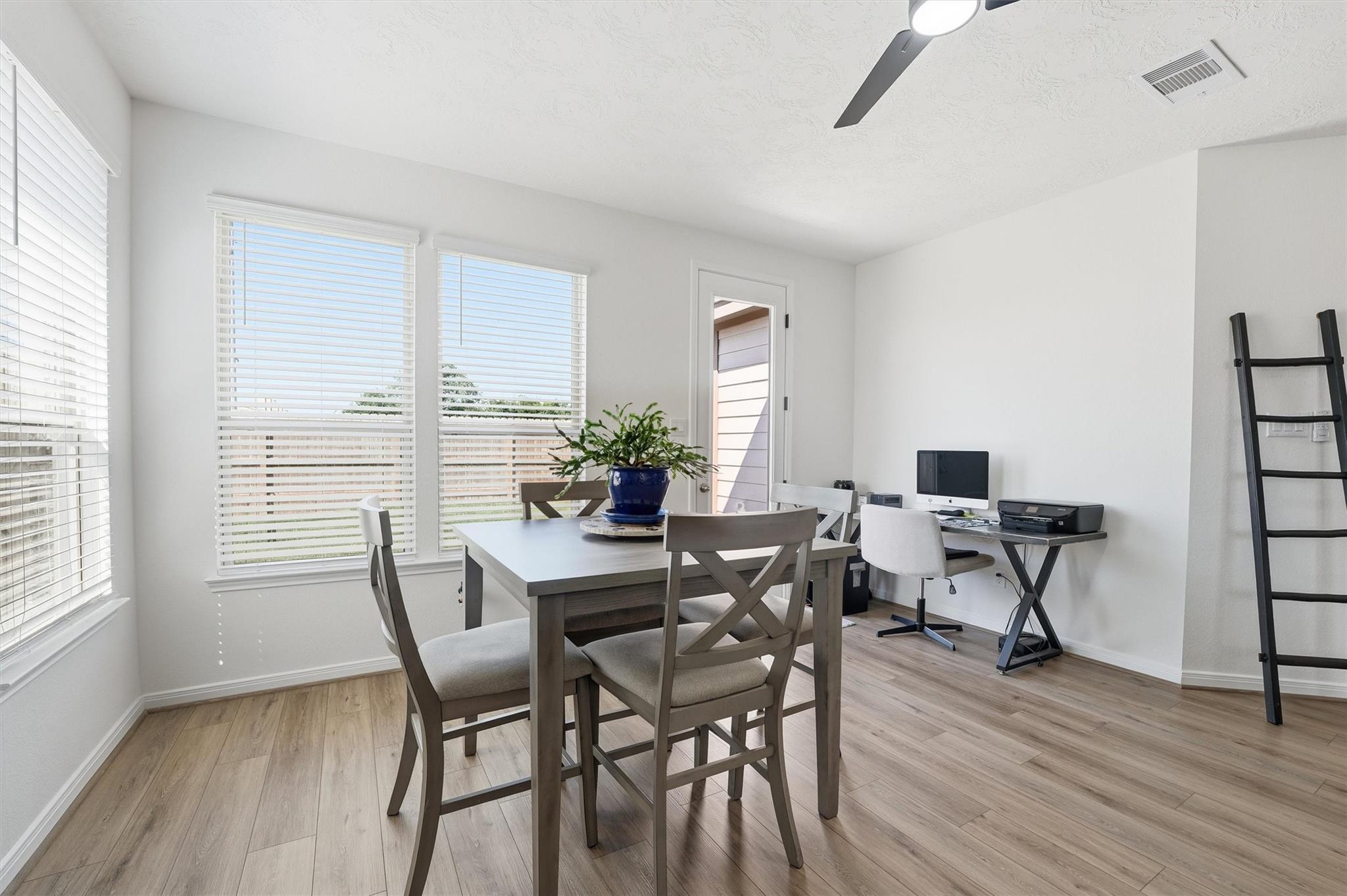 1717 Vista Luna Drive
