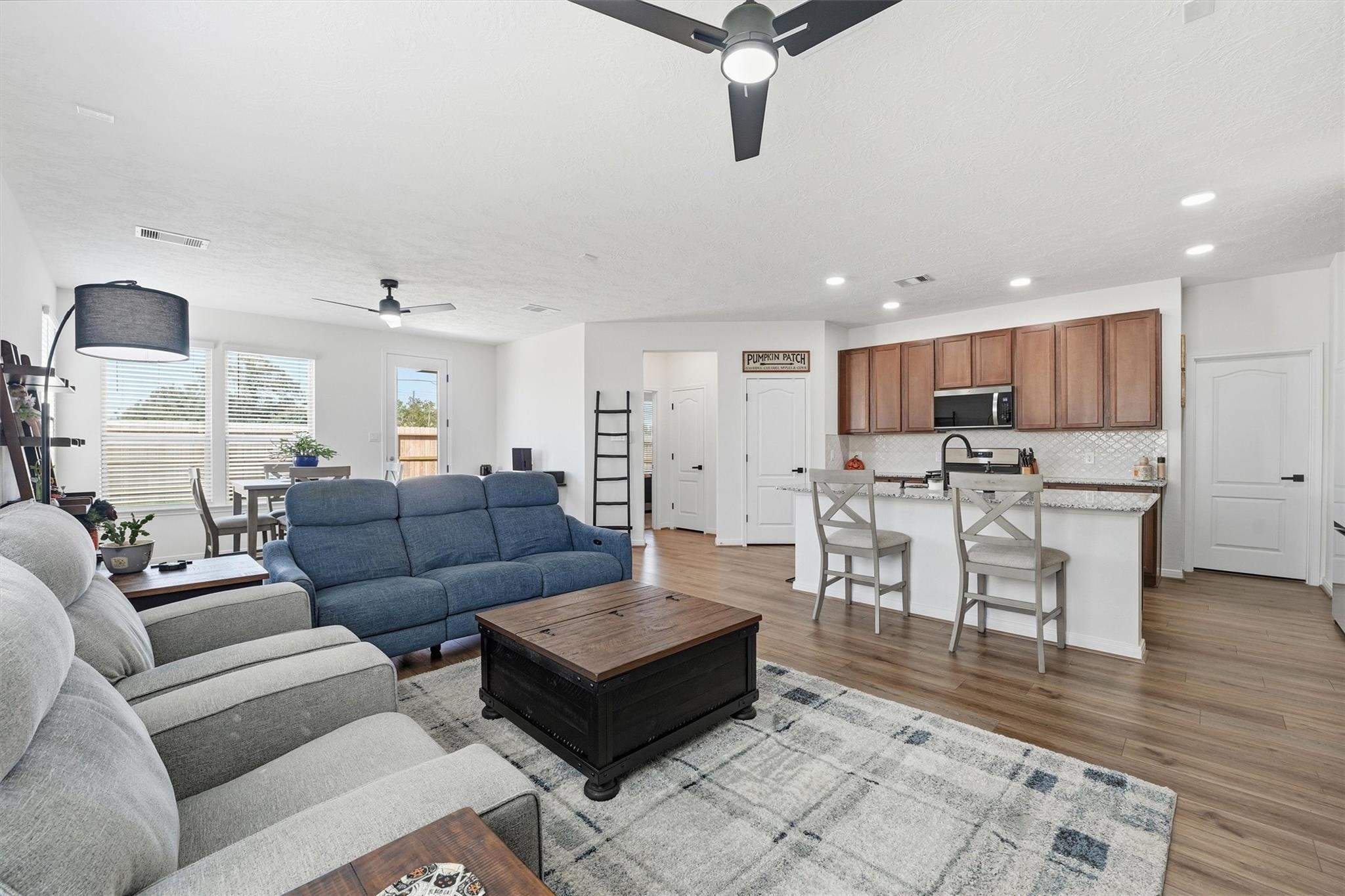 1717 Vista Luna Drive
