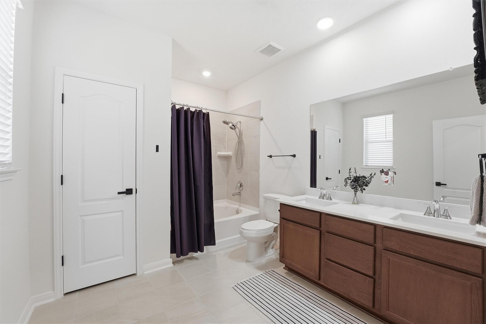 1717 Vista Luna Drive