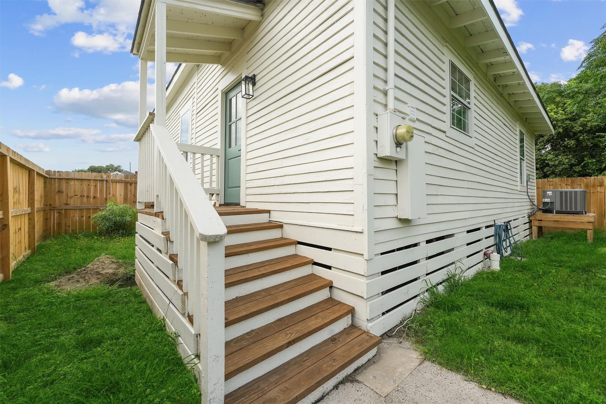 1512 Jack Johnson Boulevard, Galveston