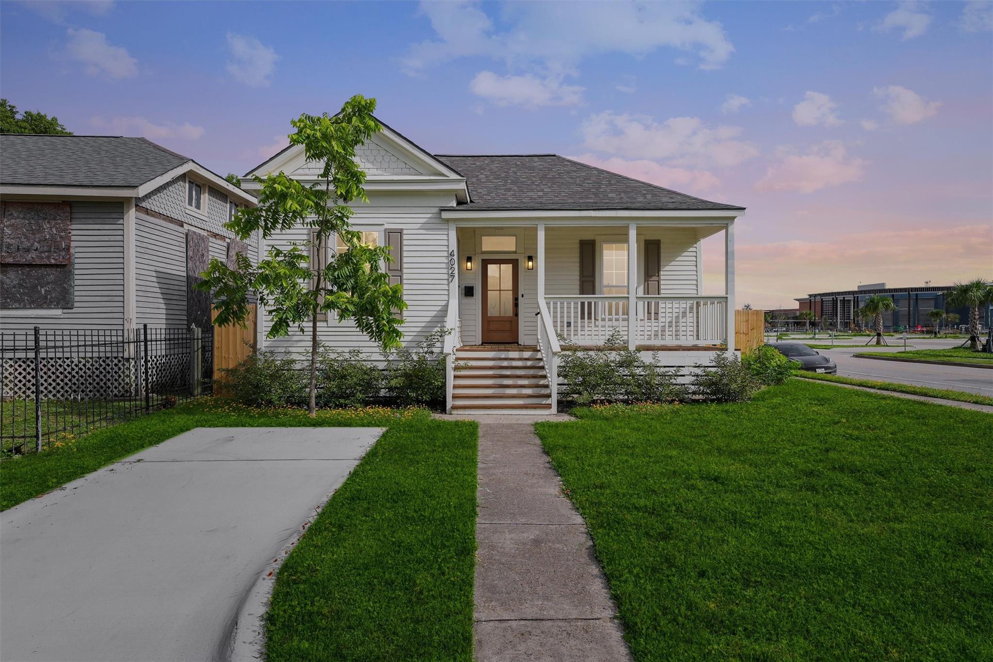 1512 Jack Johnson Boulevard, Galveston