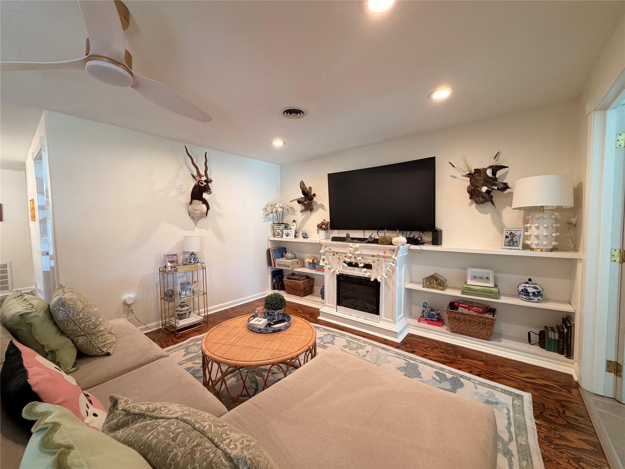 5522 Avenue O 1/2