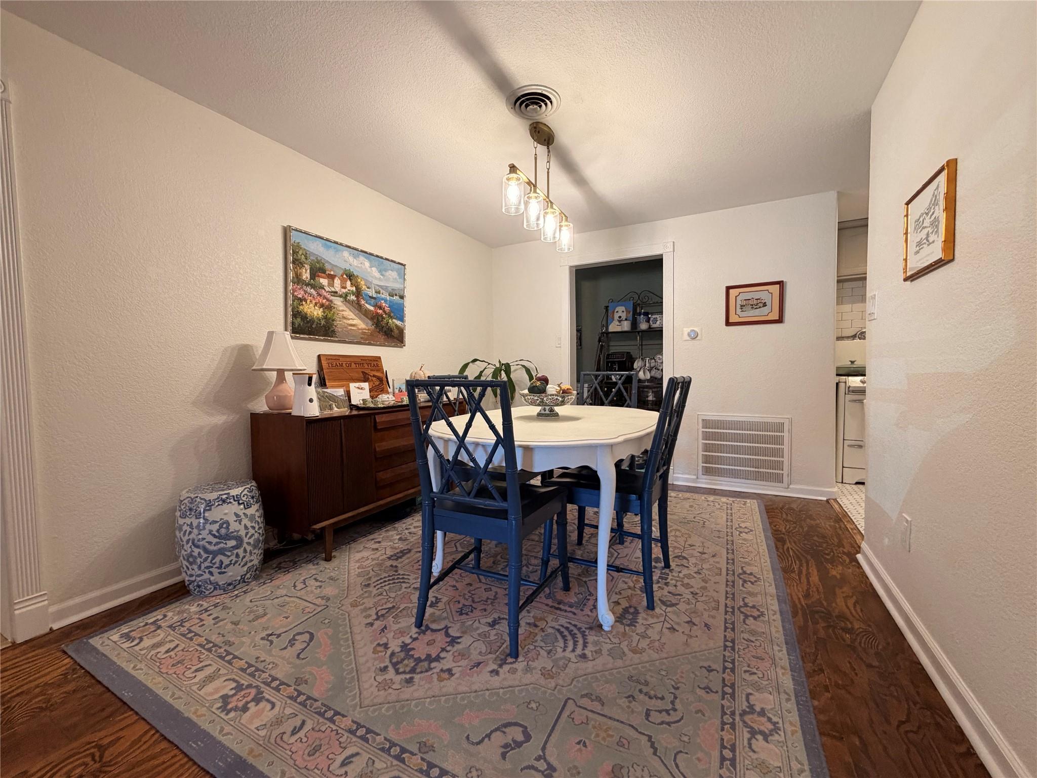 5522 Avenue O 1/2