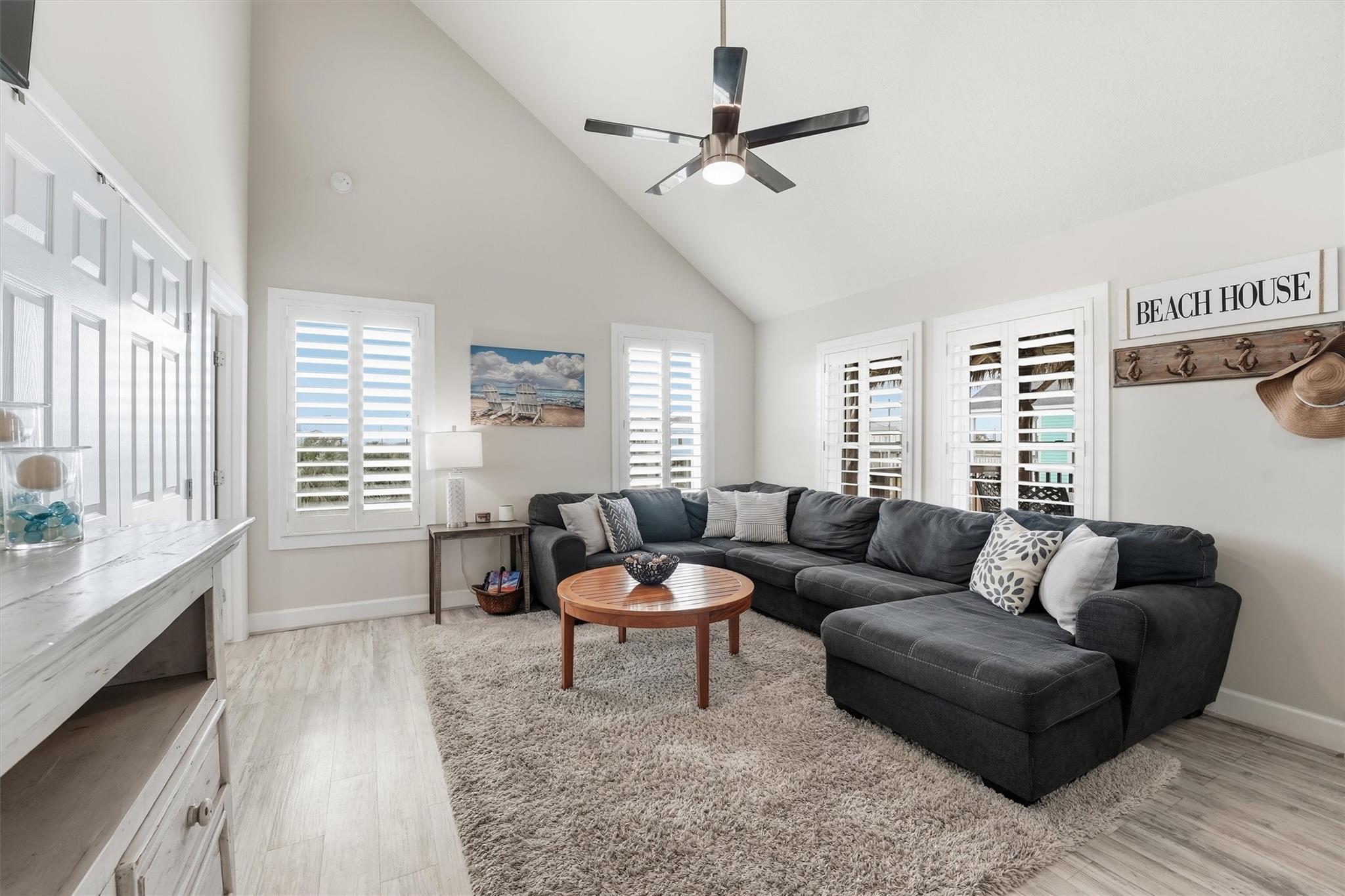 3819 Las Palmas Street