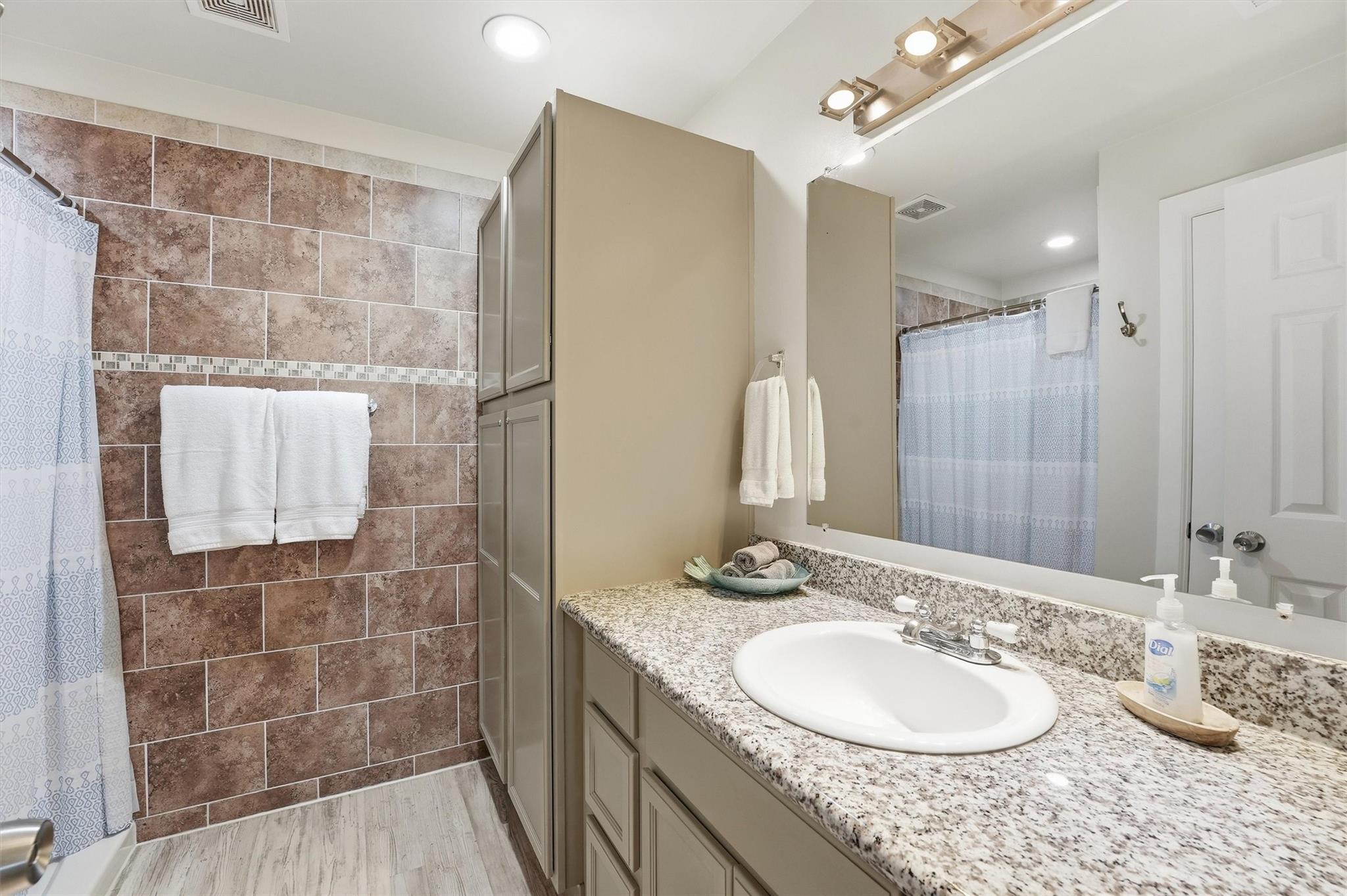 3819 Las Palmas Street