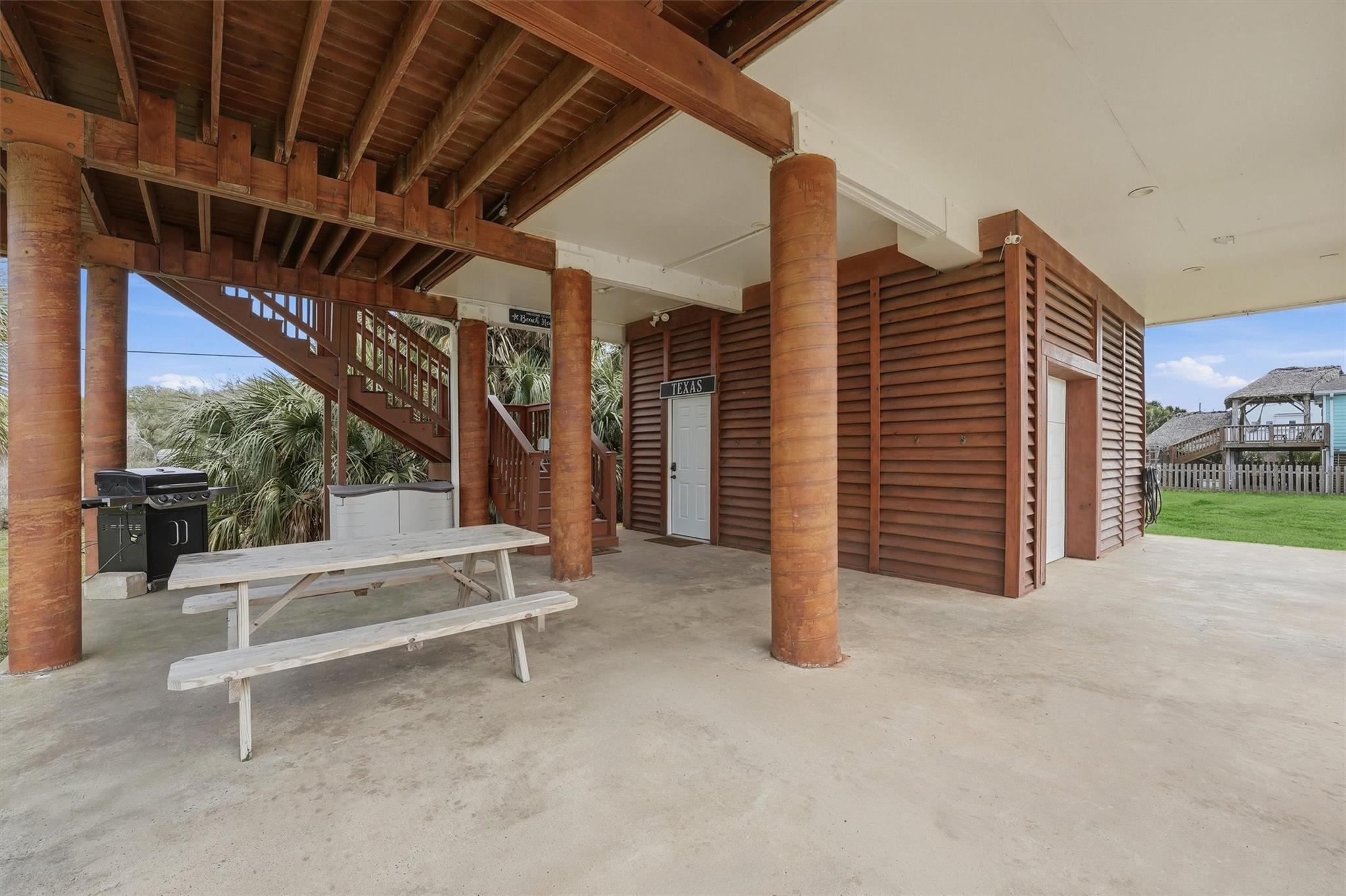 3819 Las Palmas Street