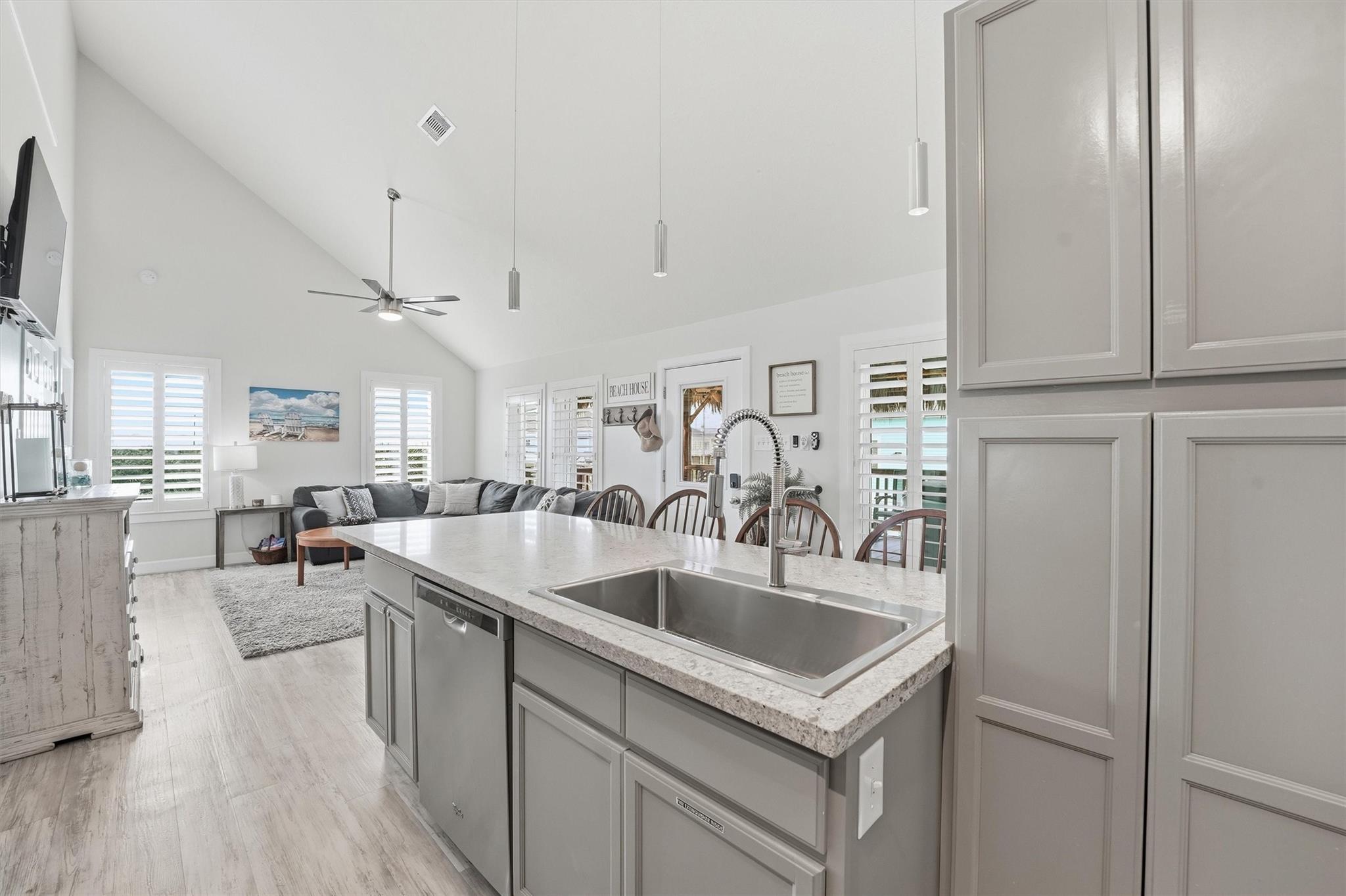 3819 Las Palmas Street