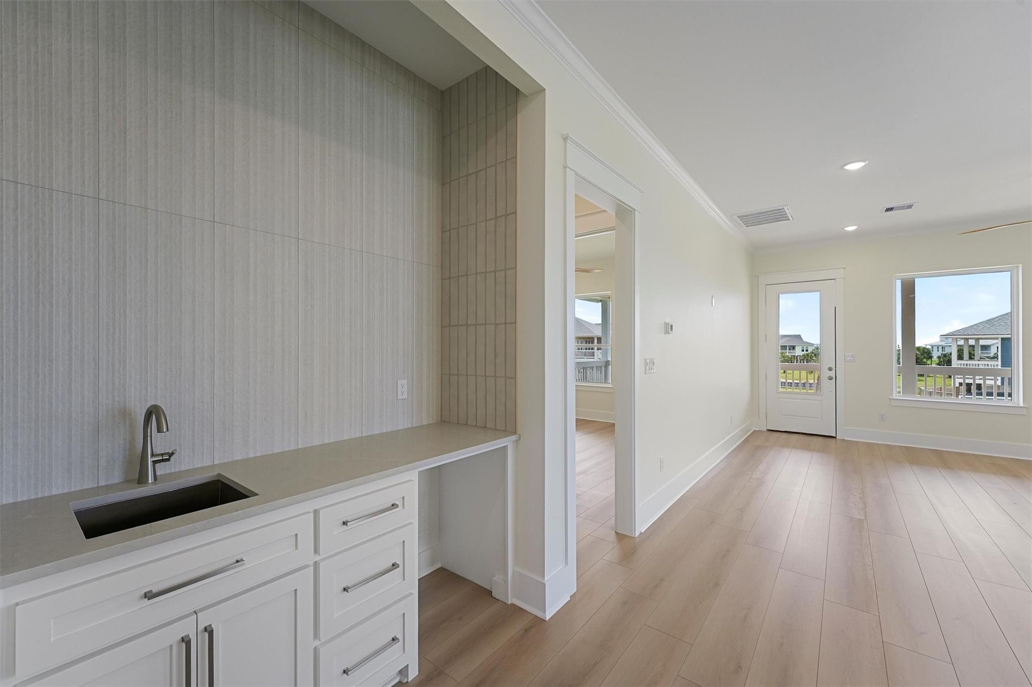 4042 Miramar Court