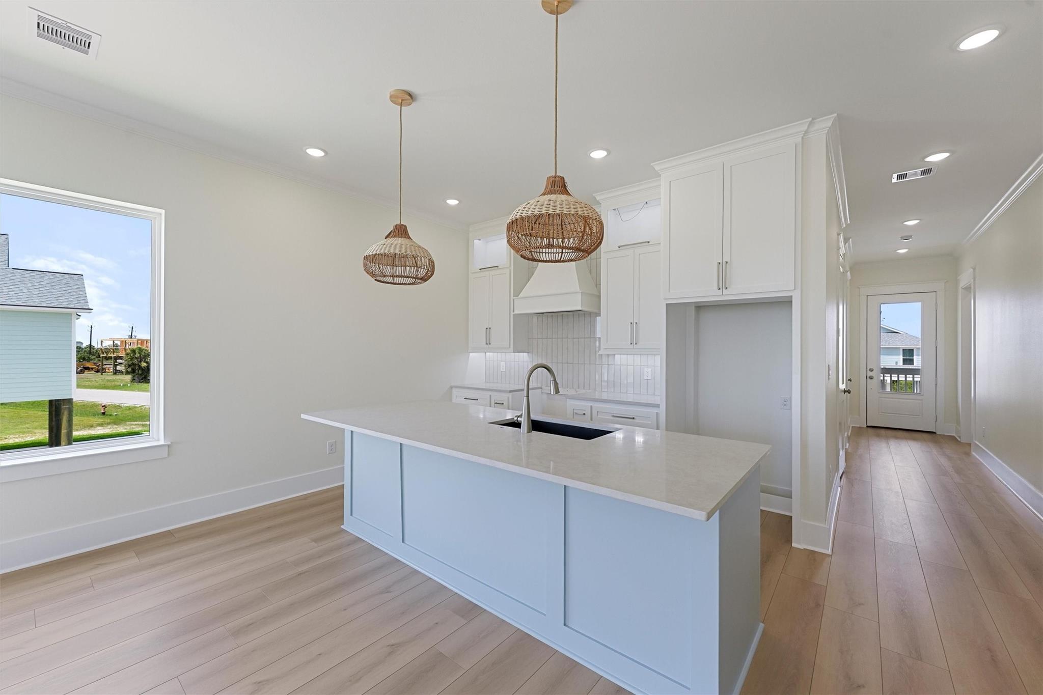 4042 Miramar Court