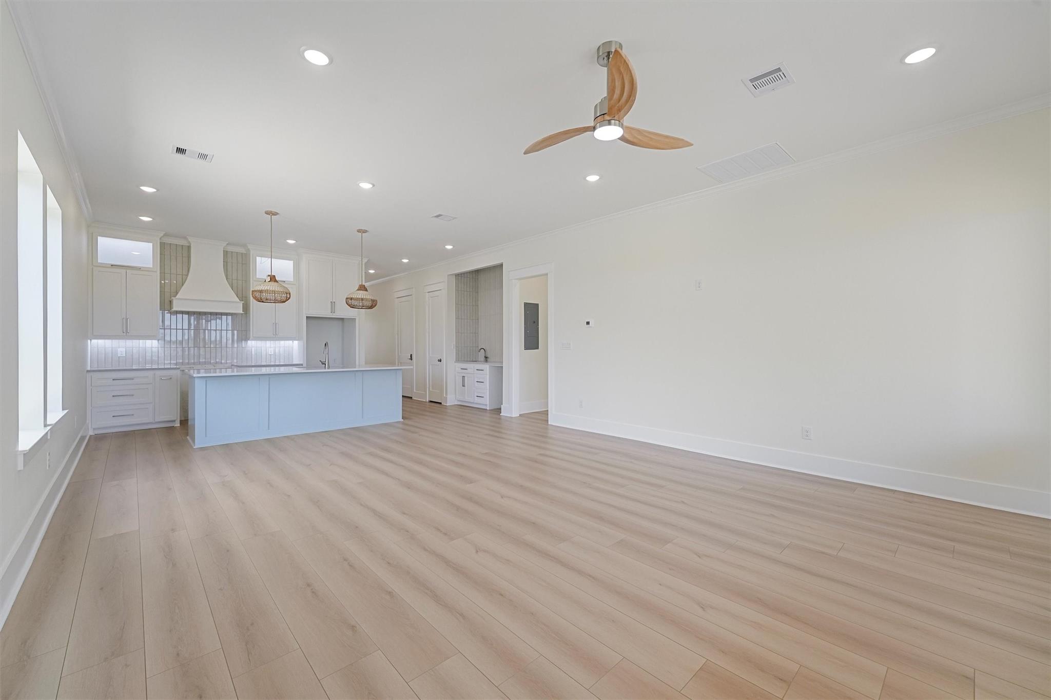 4042 Miramar Court