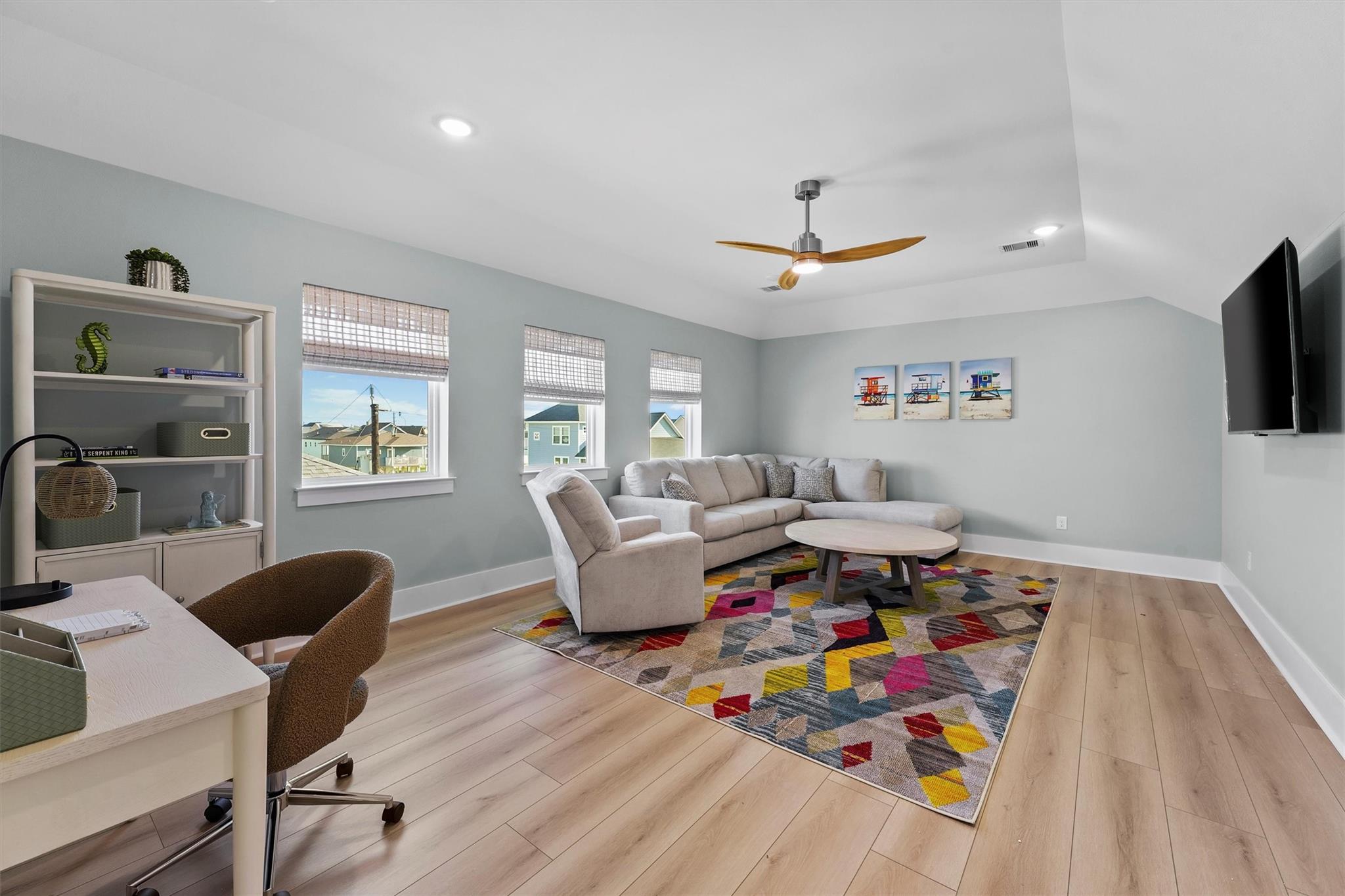 4042 Miramar Court