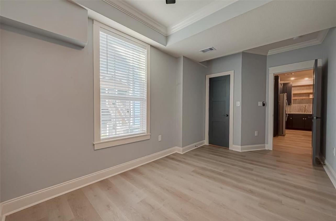 1110 Avenue K Unit: DOWN