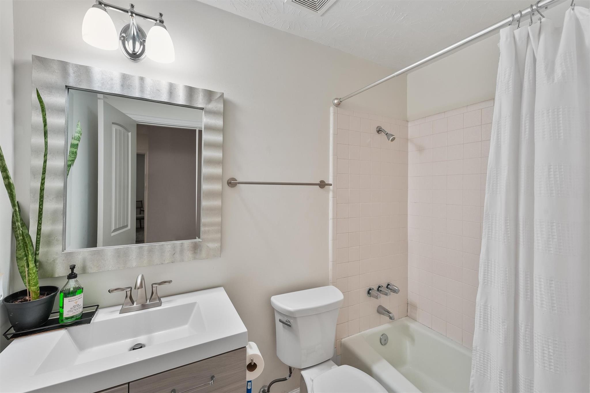 2213 Broadlawn Drive