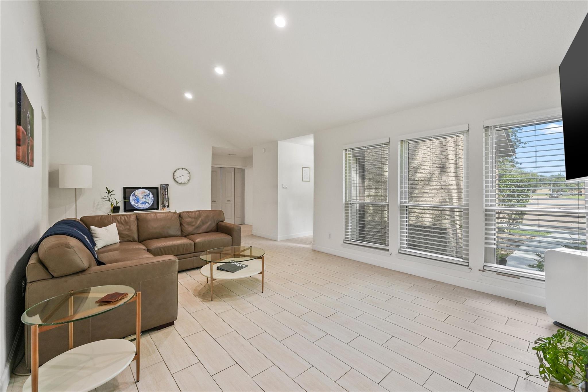 2213 Broadlawn Drive