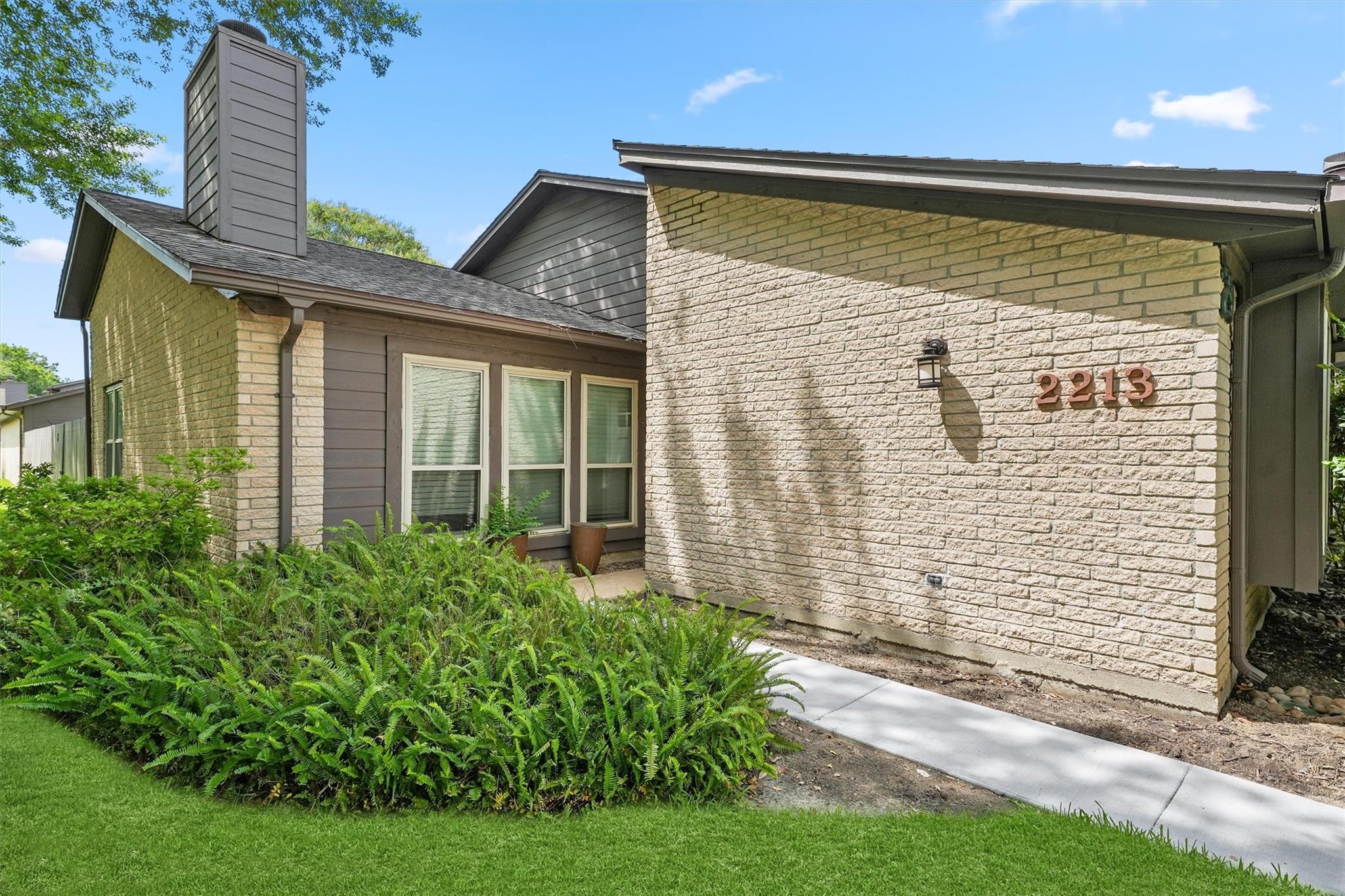 2213 Broadlawn Drive