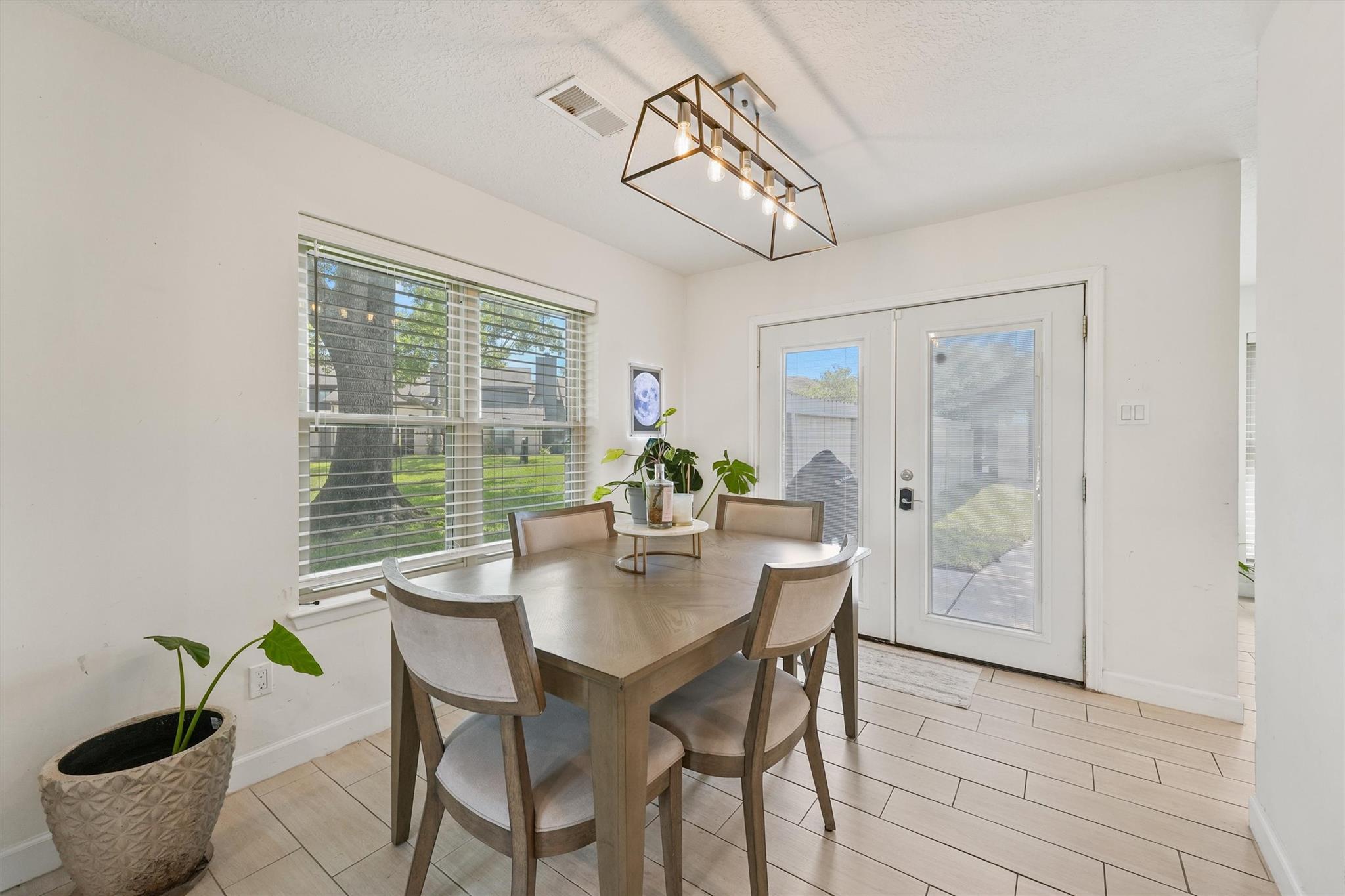 2213 Broadlawn Drive