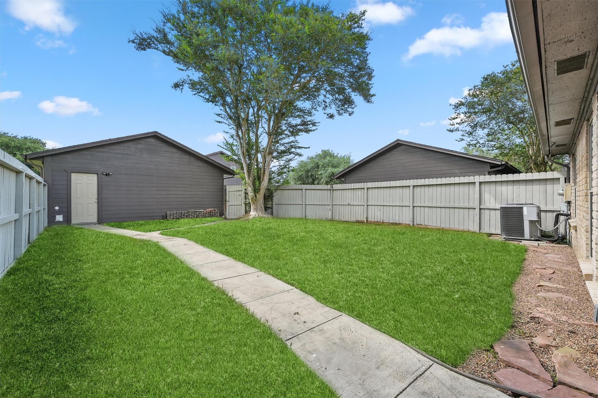 2213 Broadlawn Drive