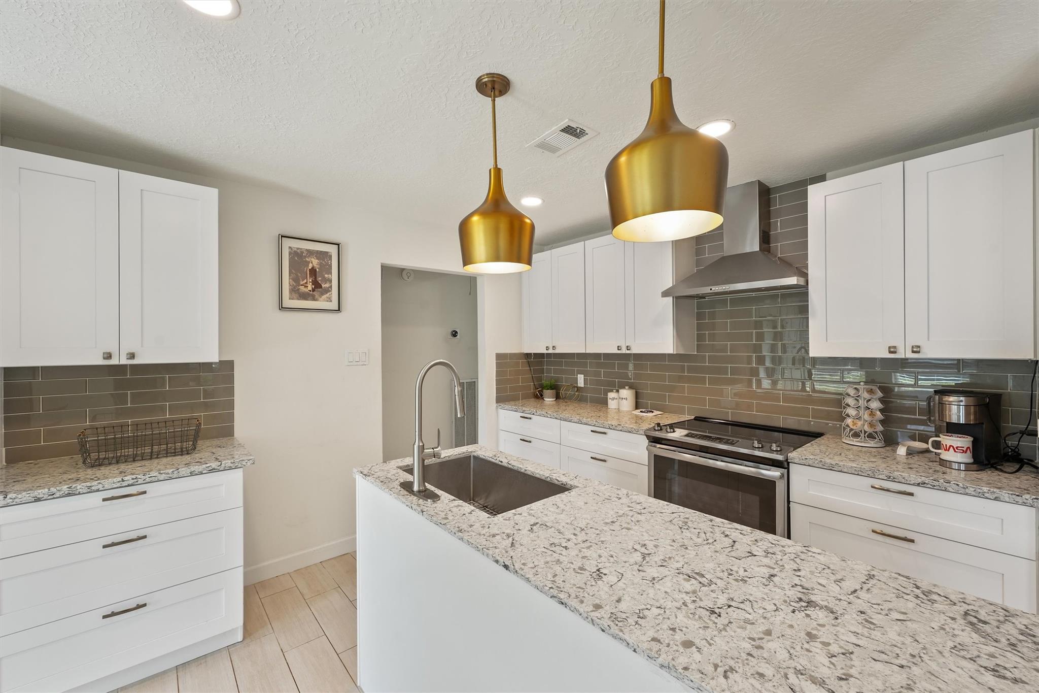 2213 Broadlawn Drive