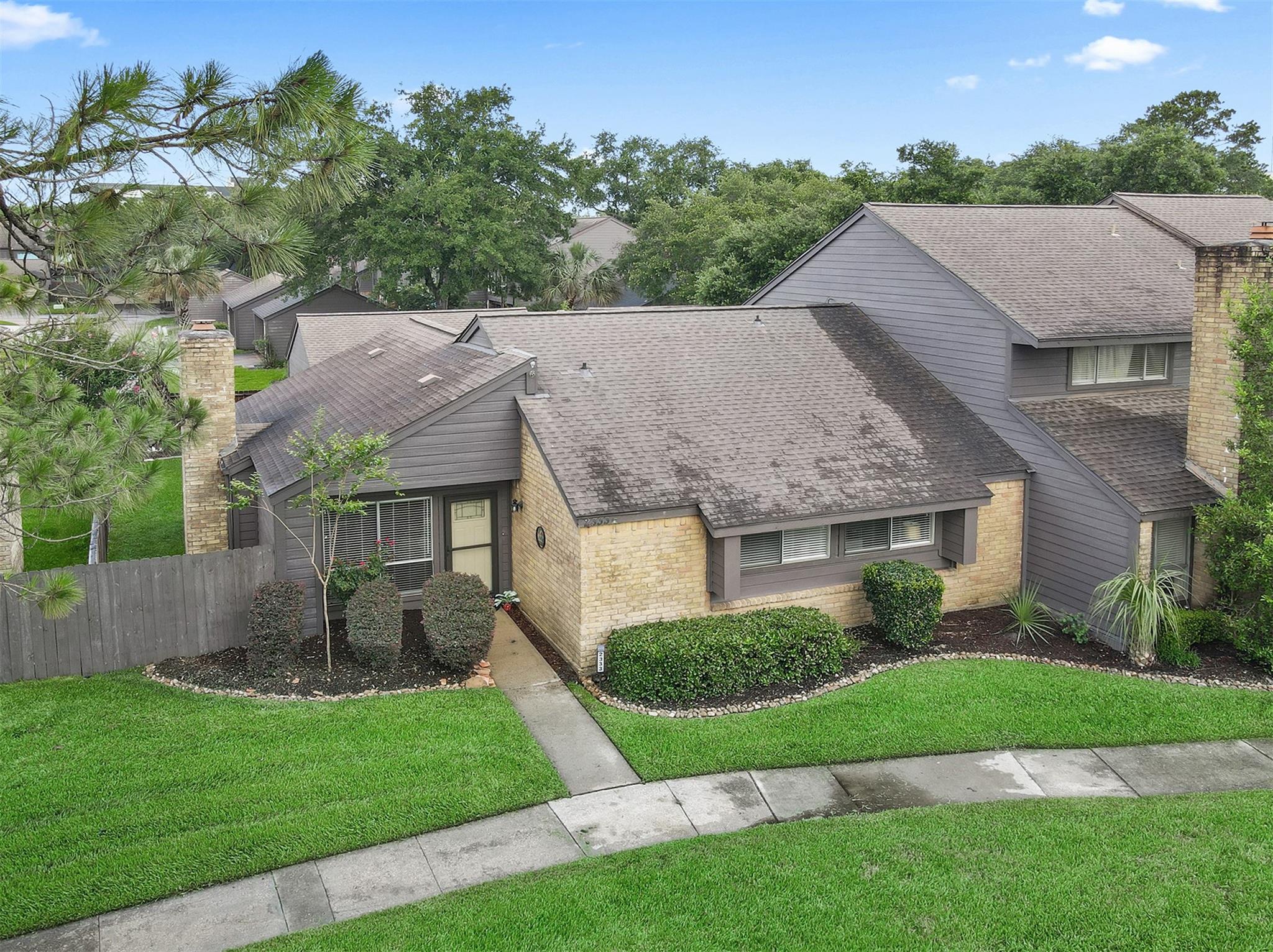 2333 Broadlawn Drive
