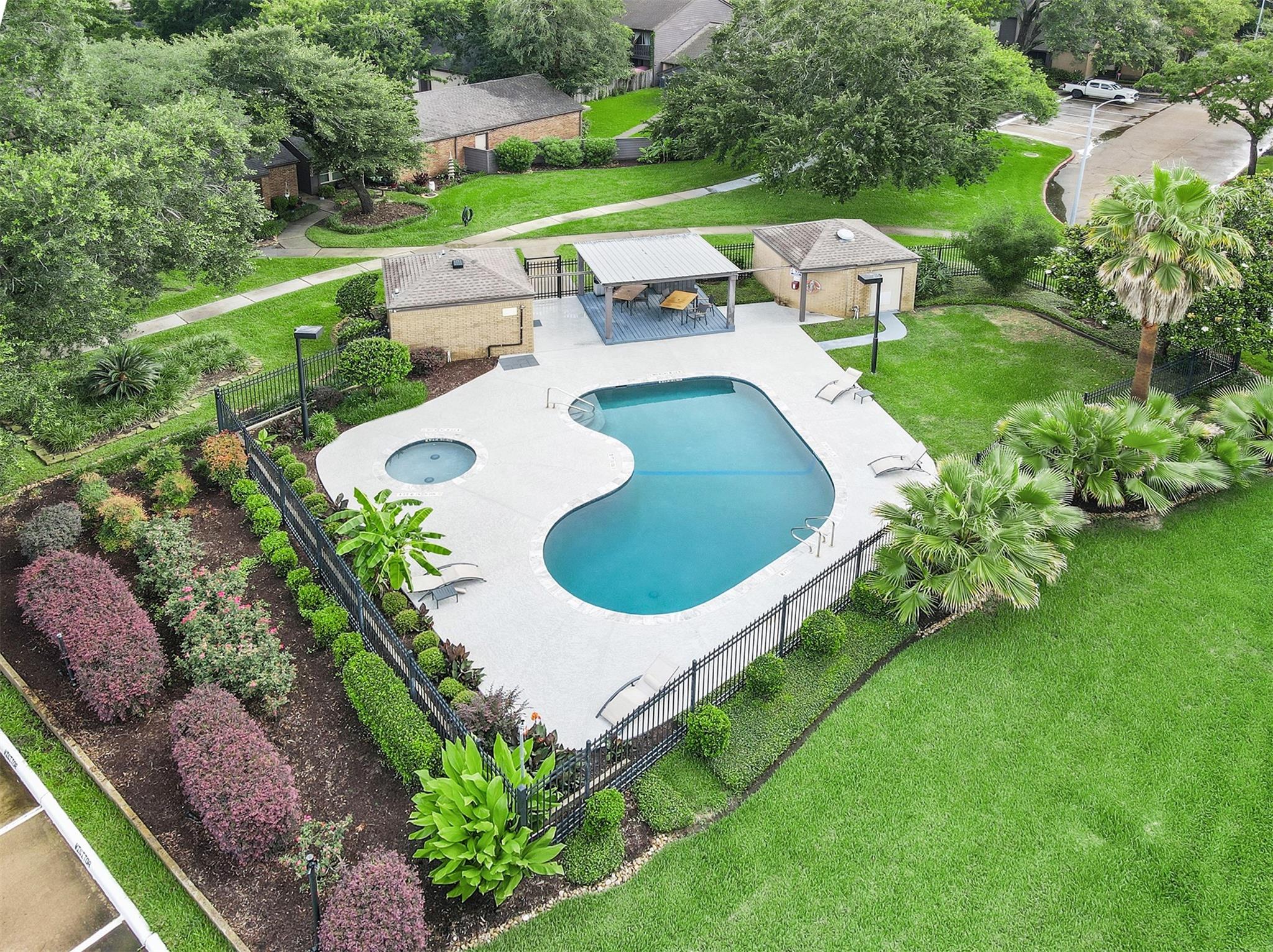 2333 Broadlawn Drive