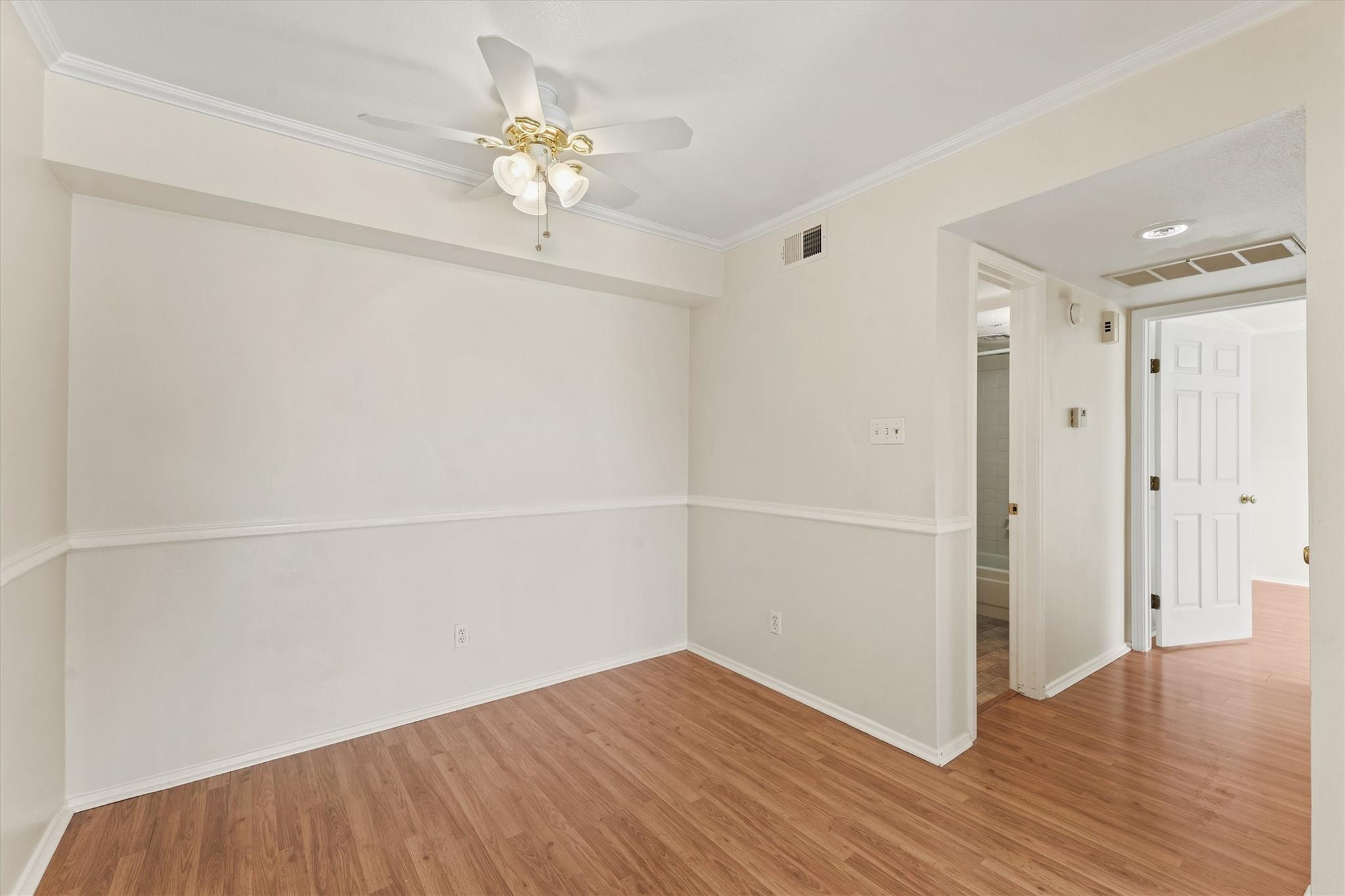 7144 N Holiday Drive