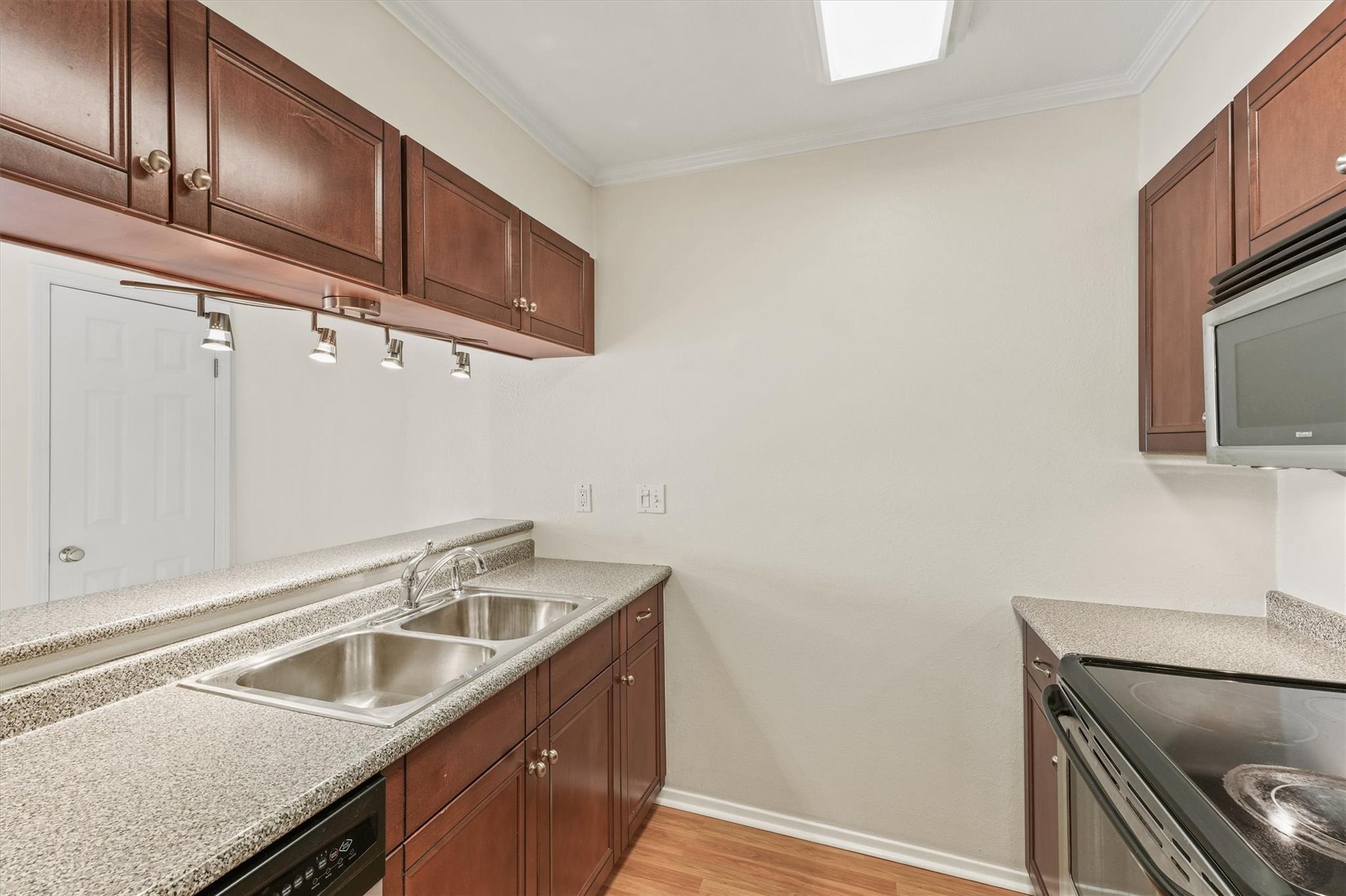 7144 N Holiday Drive