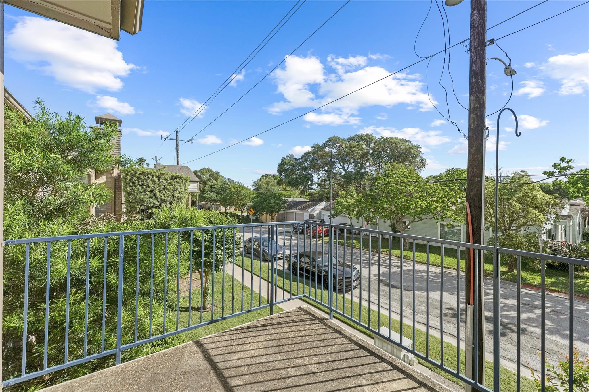 7144 N Holiday Drive