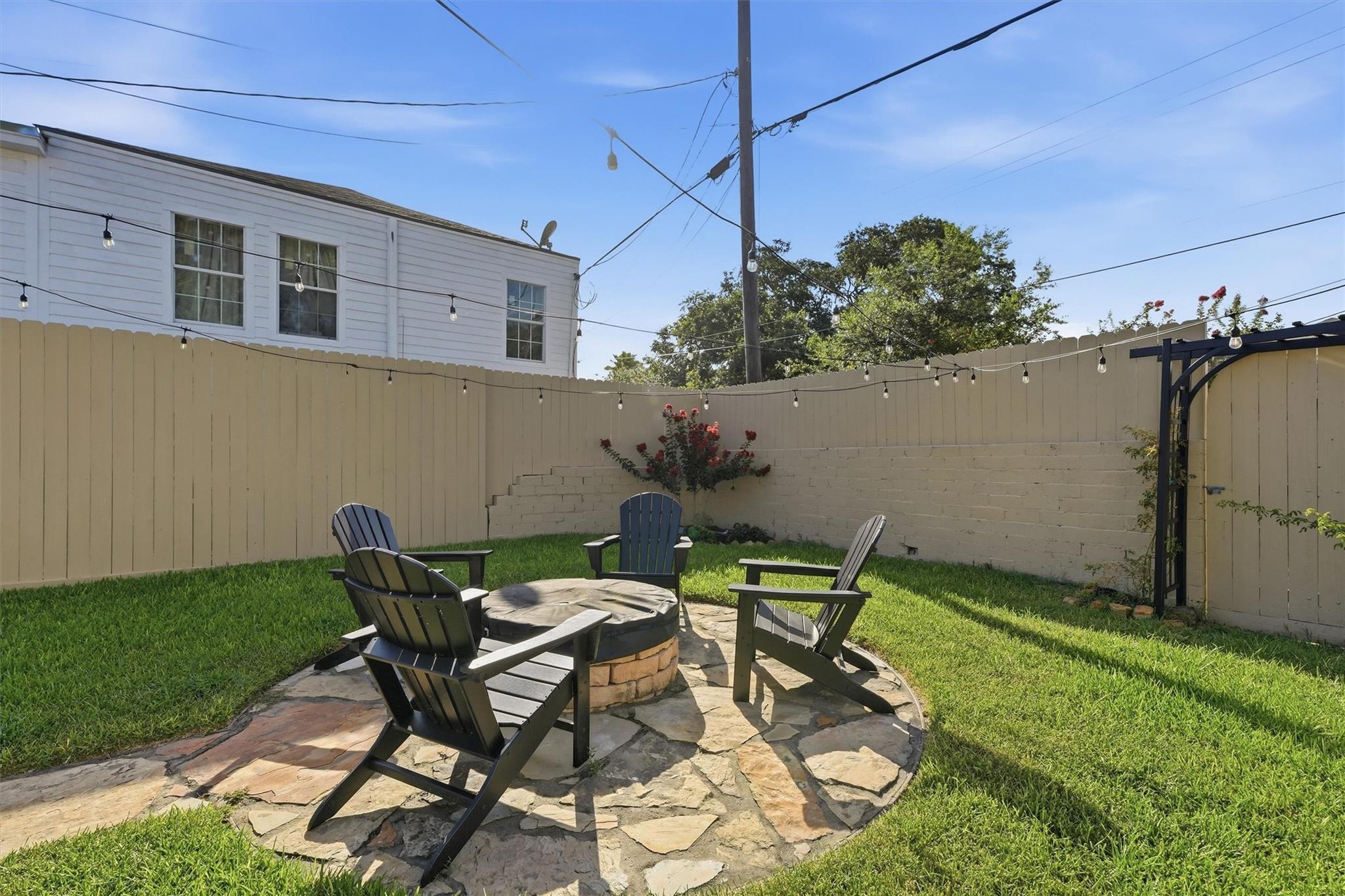 4524 Avenue O 1/2